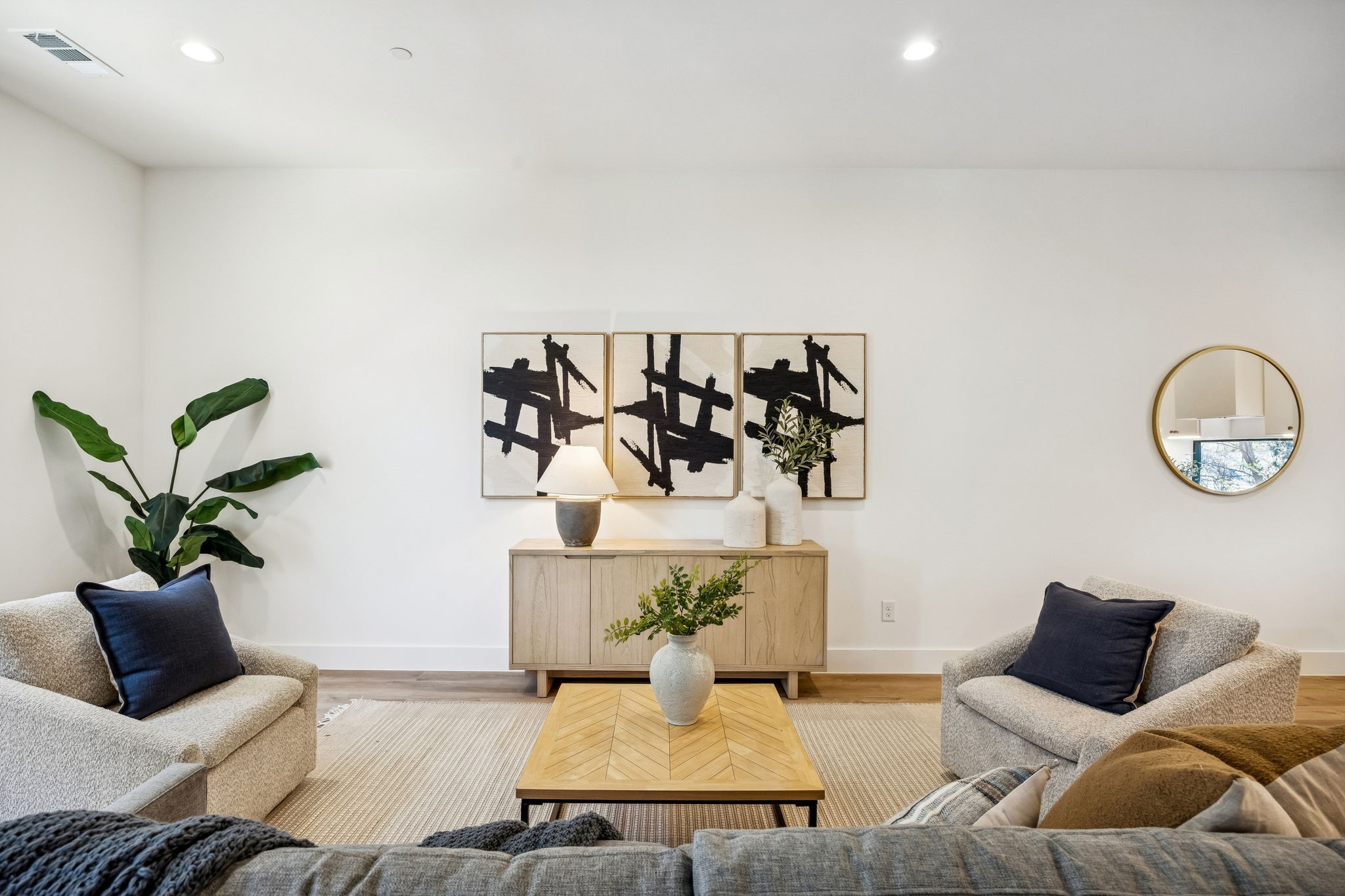 2147 Mail Avenue Dallas TX 75235