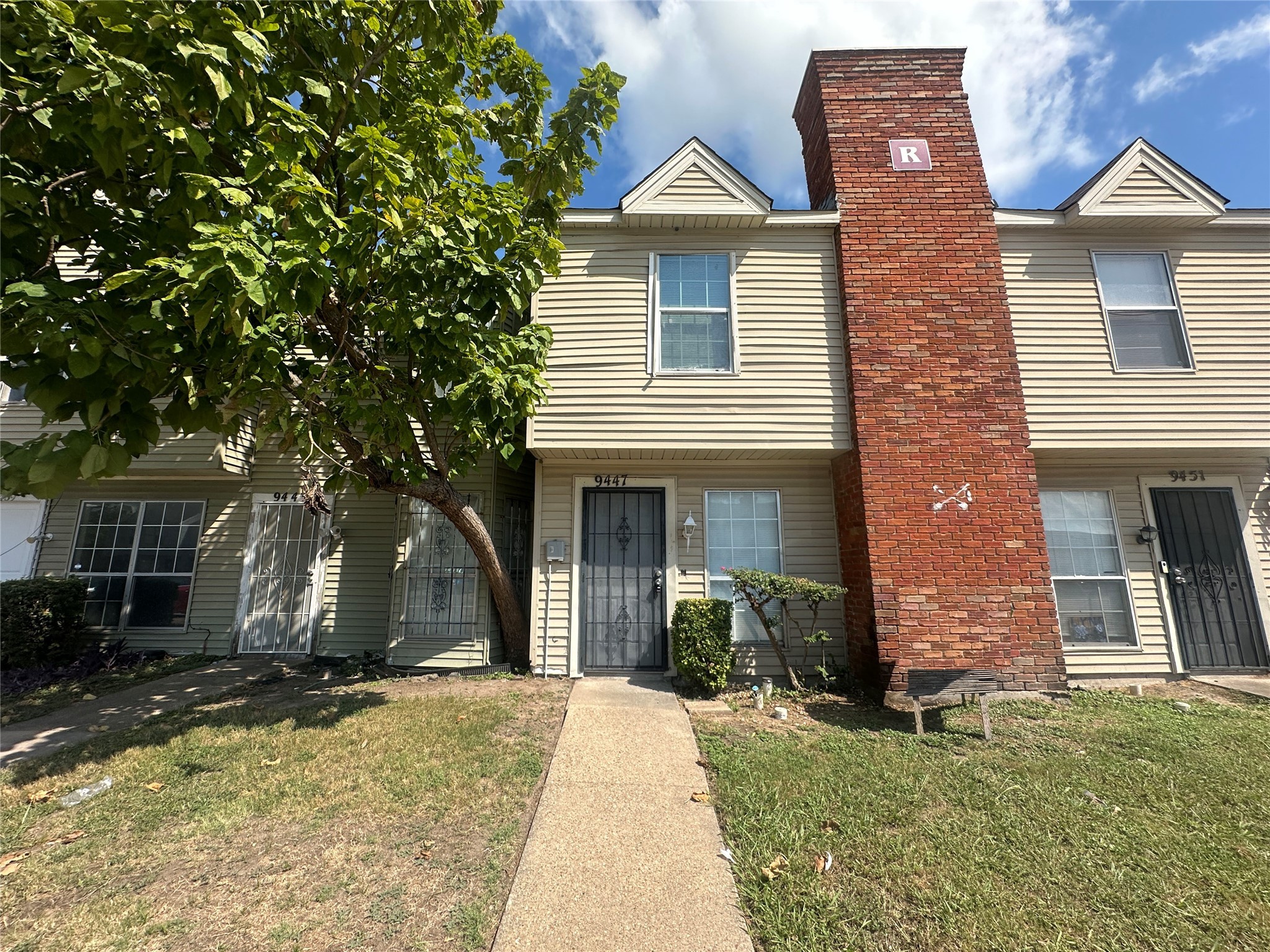 9447 Olde Towne Row Dallas TX 75227