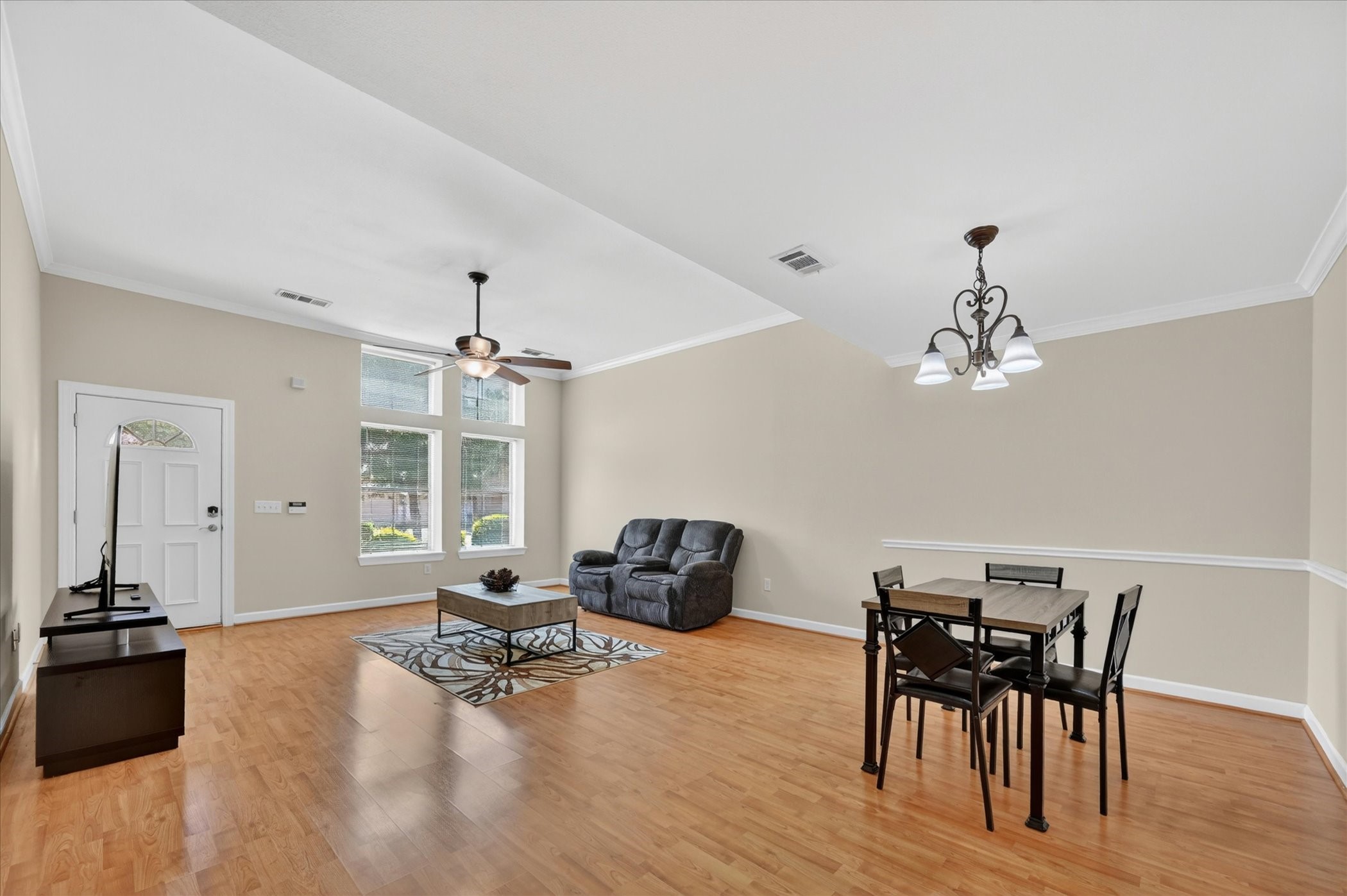 815 Earhart Avenue Grand Prairie TX 75051