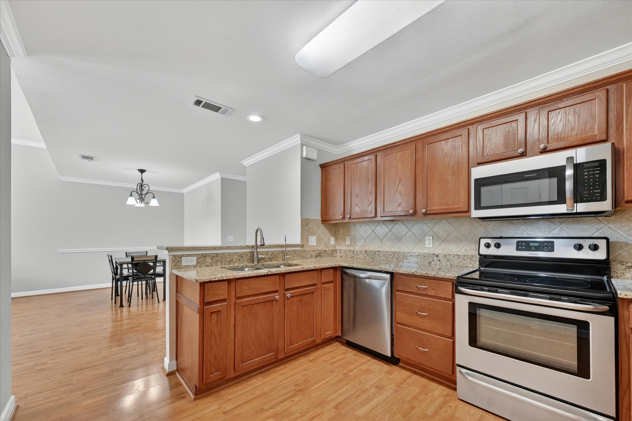 815 Earhart Avenue Grand Prairie TX 75051