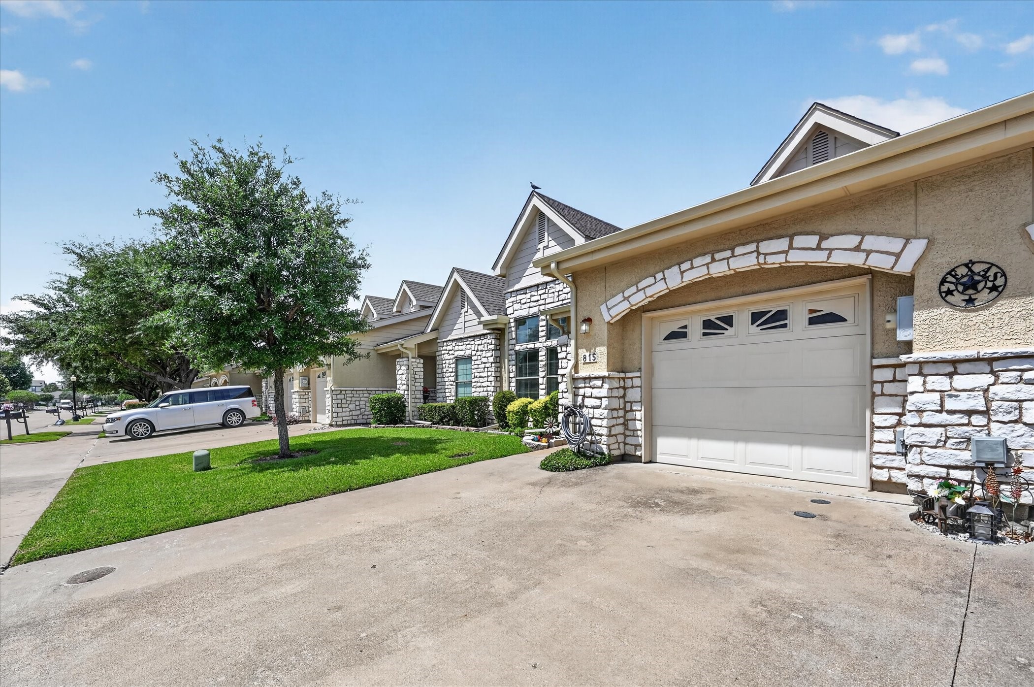815 Earhart Avenue Grand Prairie TX 75051