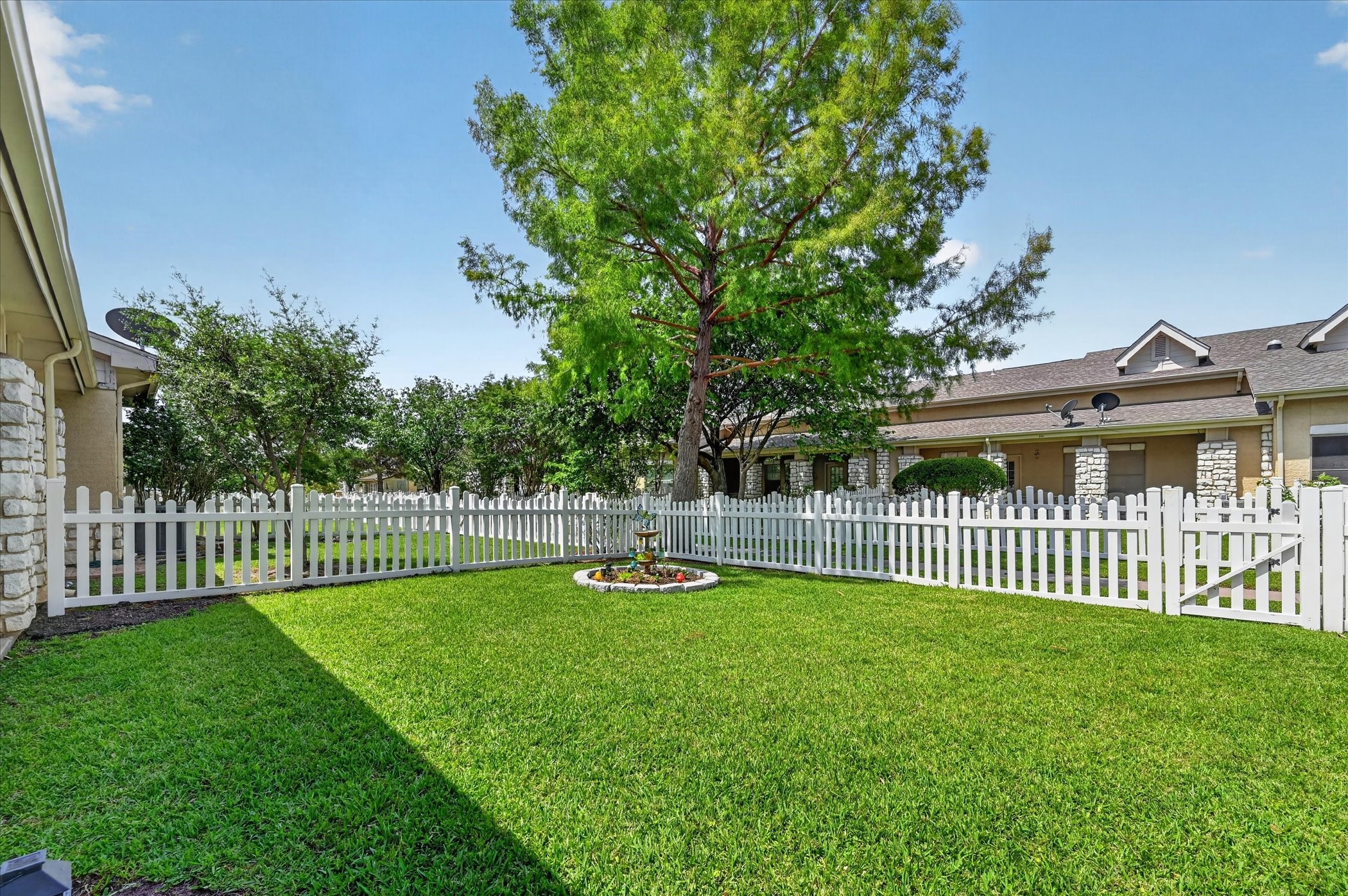 815 Earhart Avenue Grand Prairie TX 75051