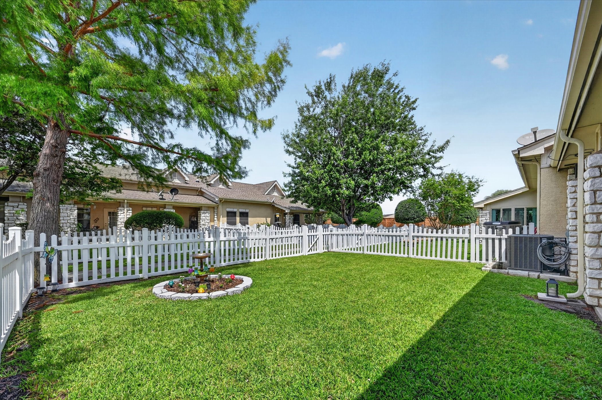 815 Earhart Avenue Grand Prairie TX 75051