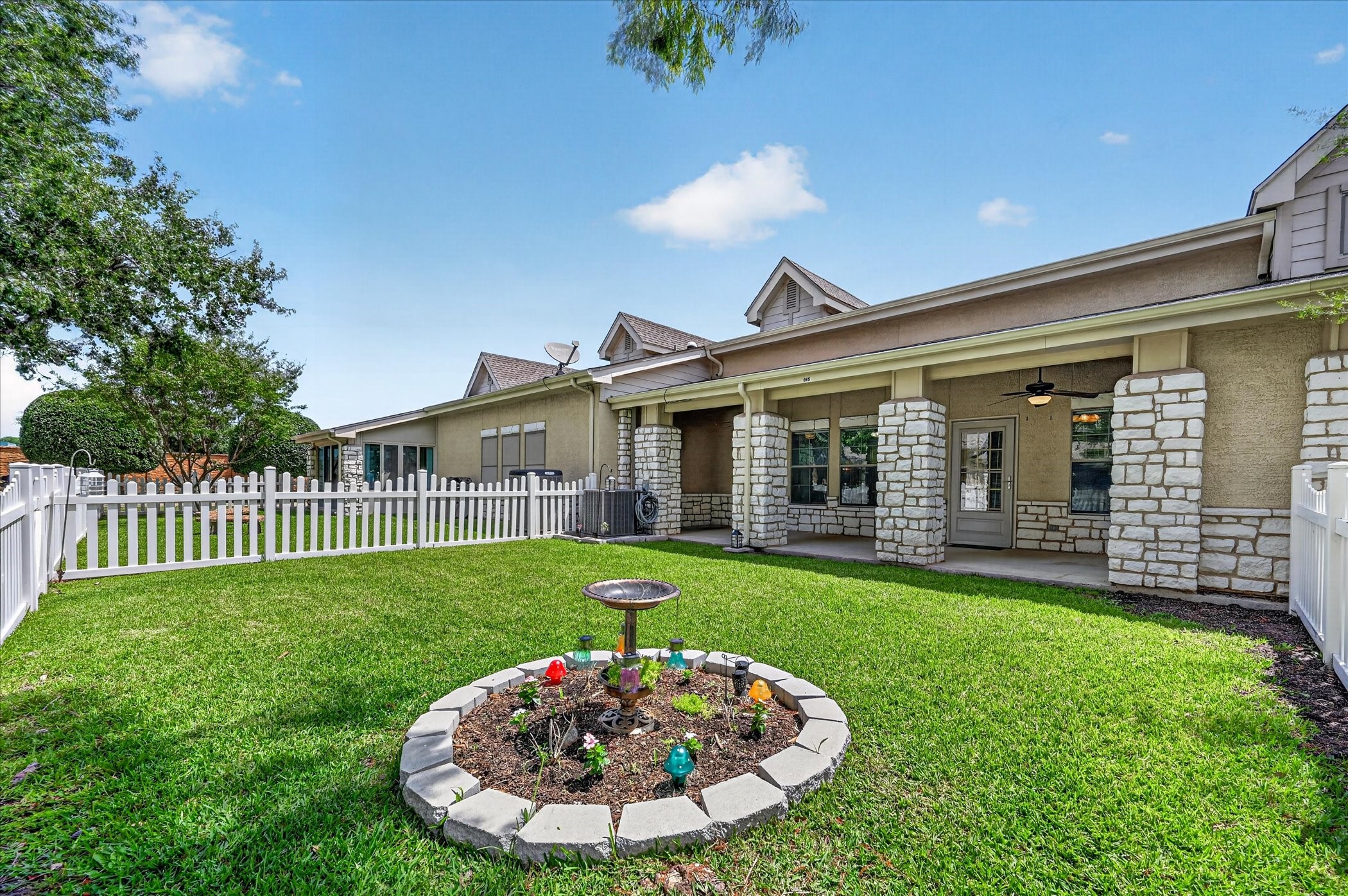 815 Earhart Avenue Grand Prairie TX 75051
