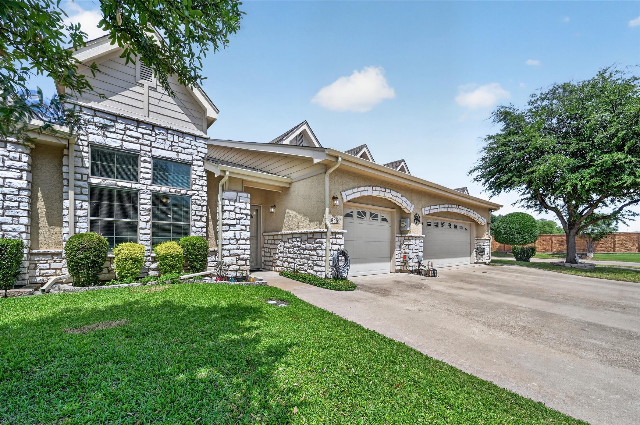 815 Earhart Avenue Grand Prairie TX 75051