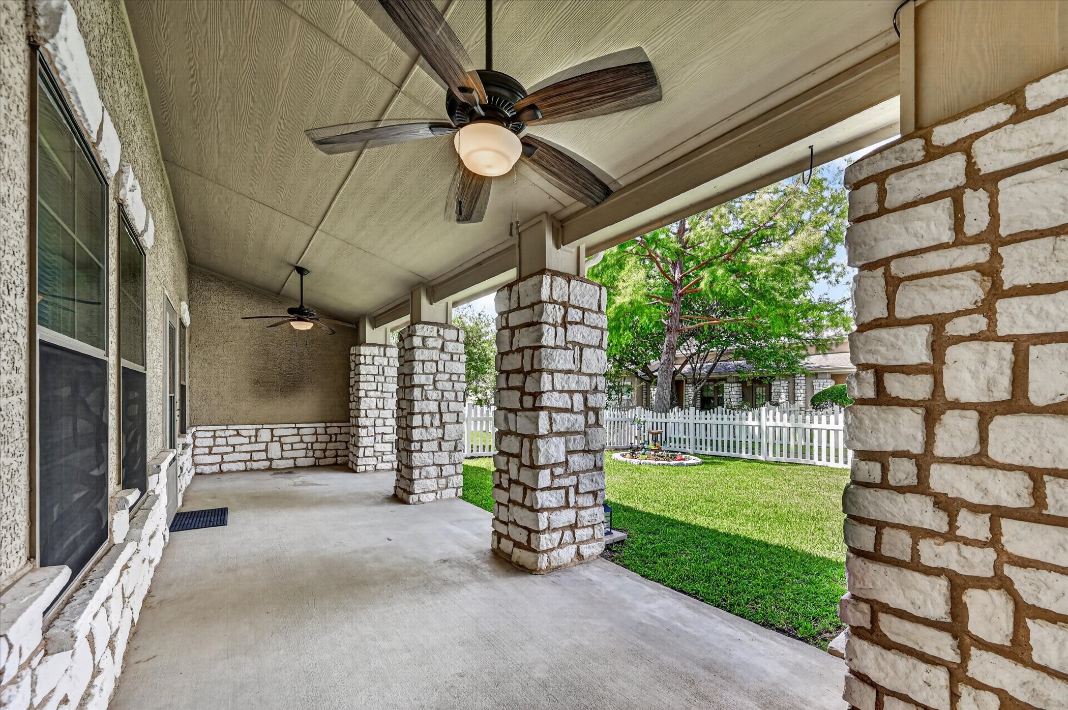 815 Earhart Avenue Grand Prairie TX 75051