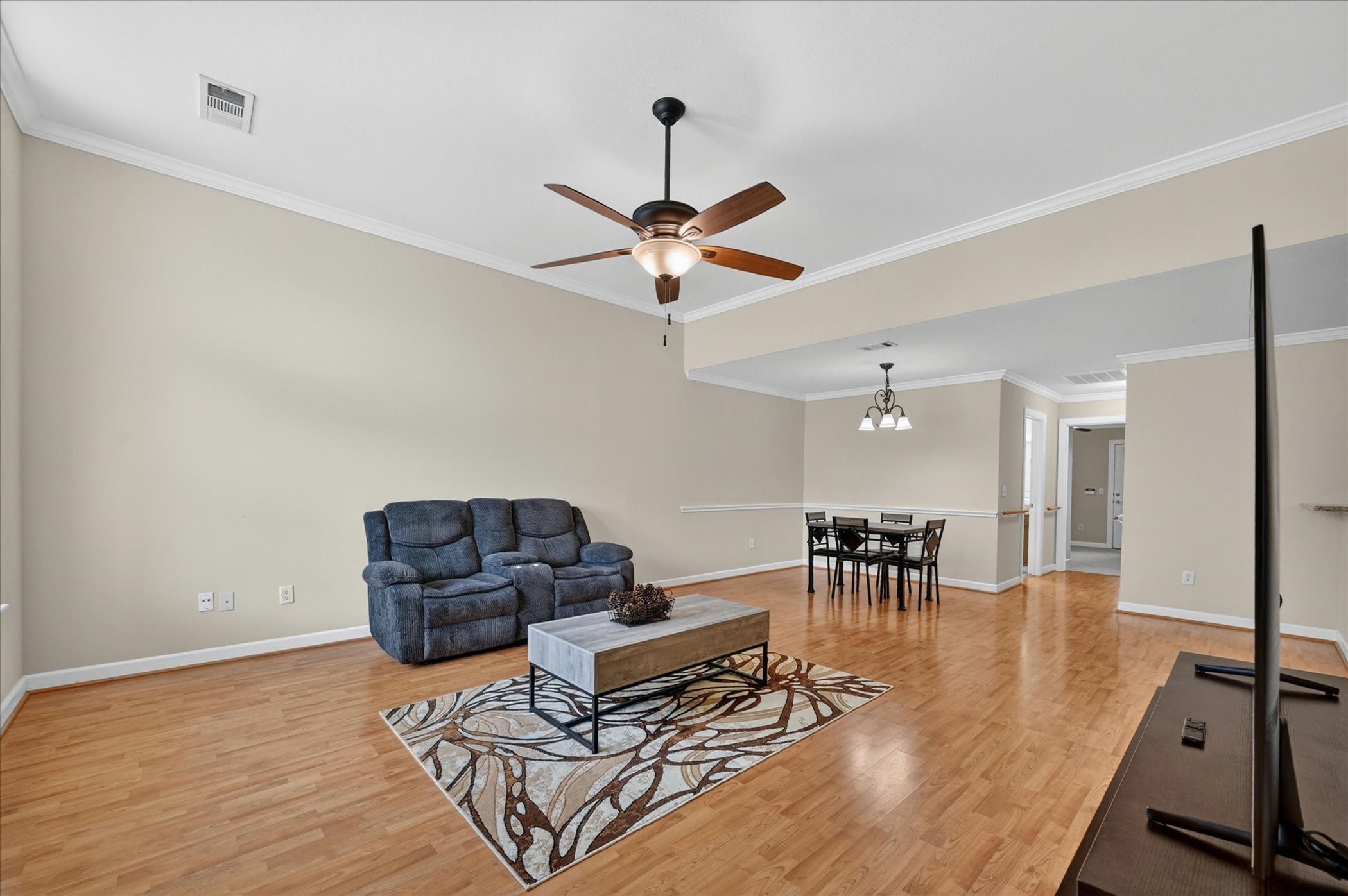 815 Earhart Avenue Grand Prairie TX 75051