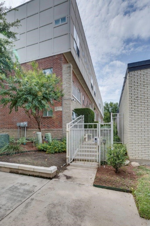 1610 Soho Lane Dallas TX 75204