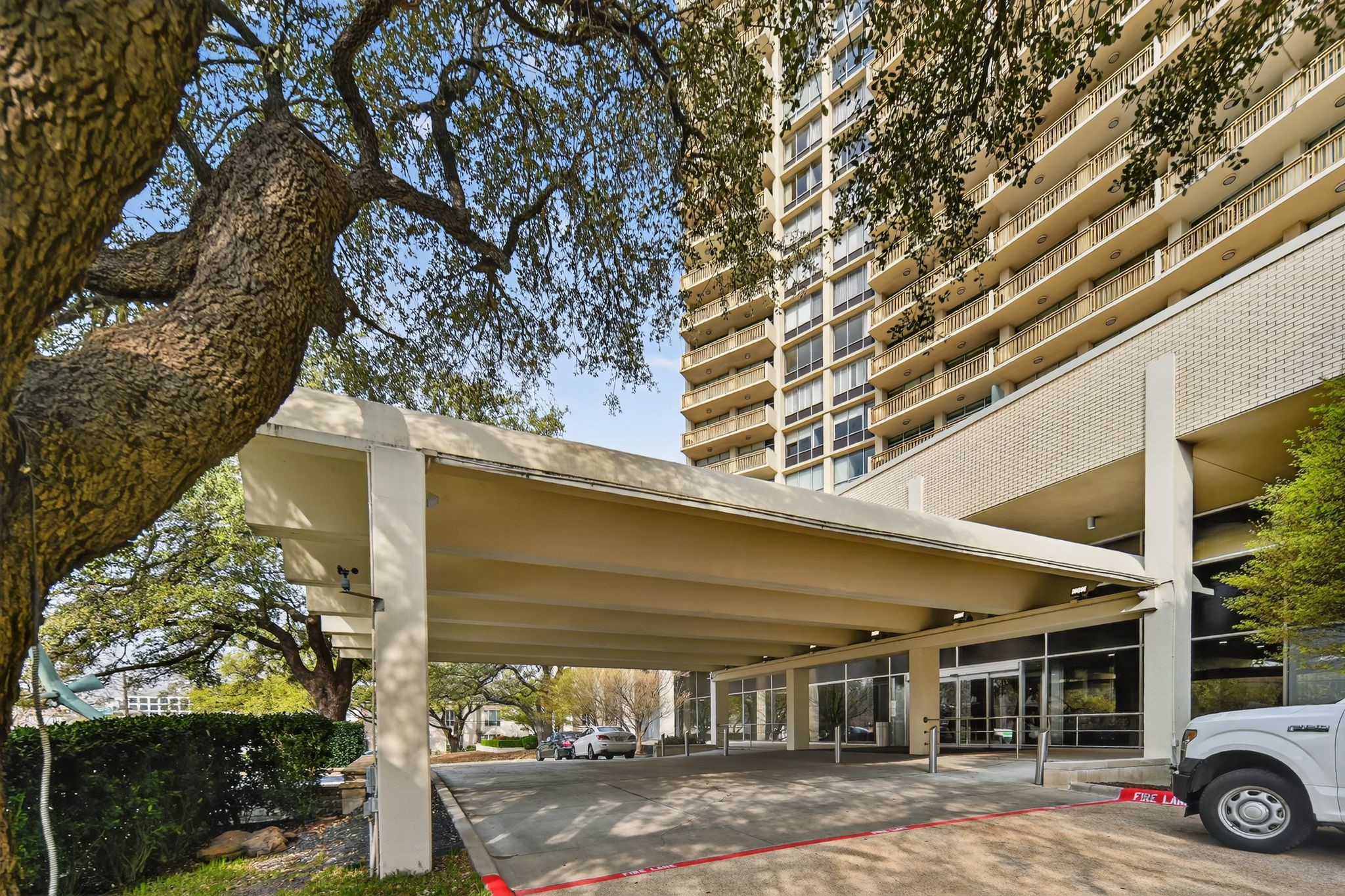 6211 W Northwest Highway Dallas TX 75225