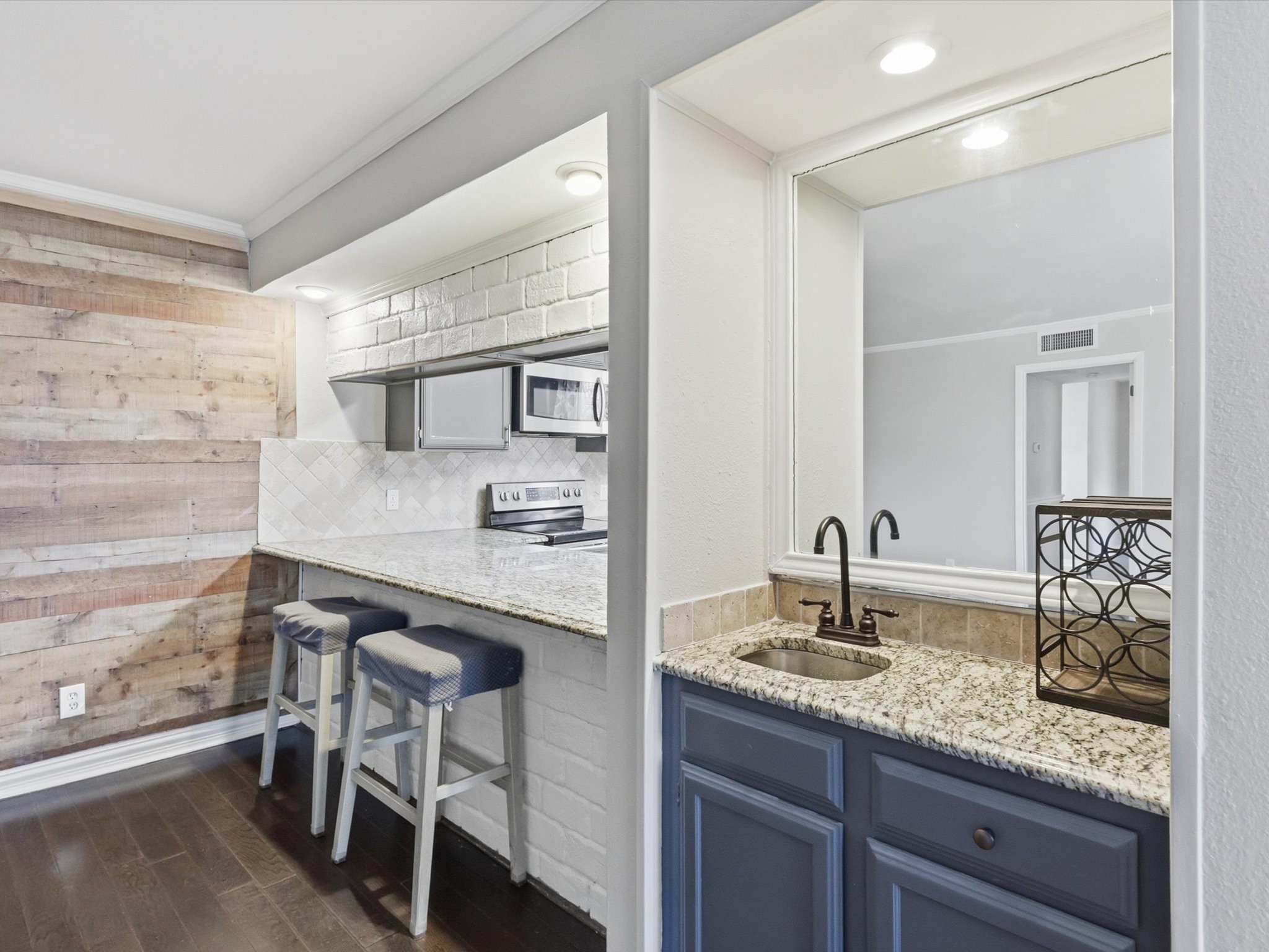 2713 Meadowstone Court Carrollton TX 75006