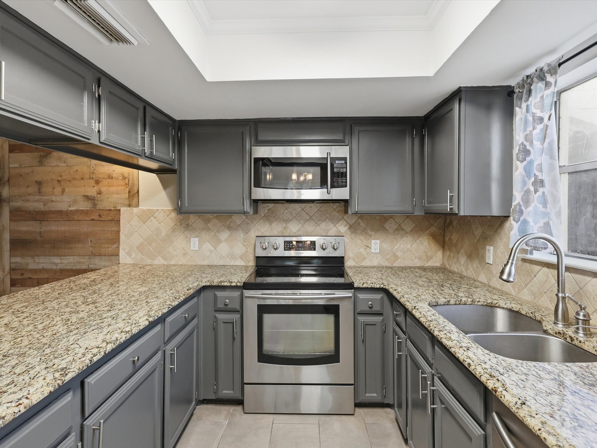 2713 Meadowstone Court Carrollton TX 75006