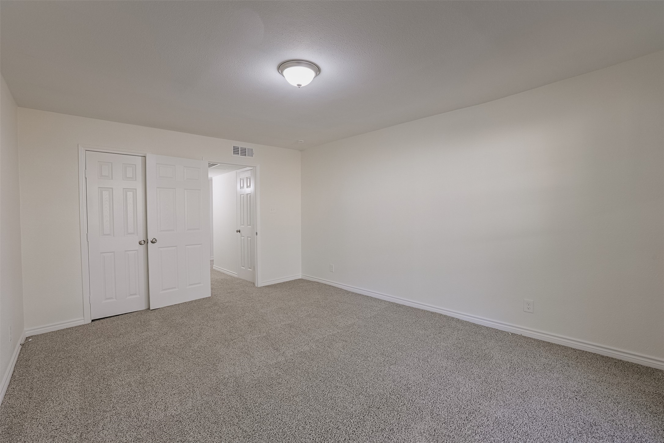 5055 Ridglea Lane Fort Worth TX 76116