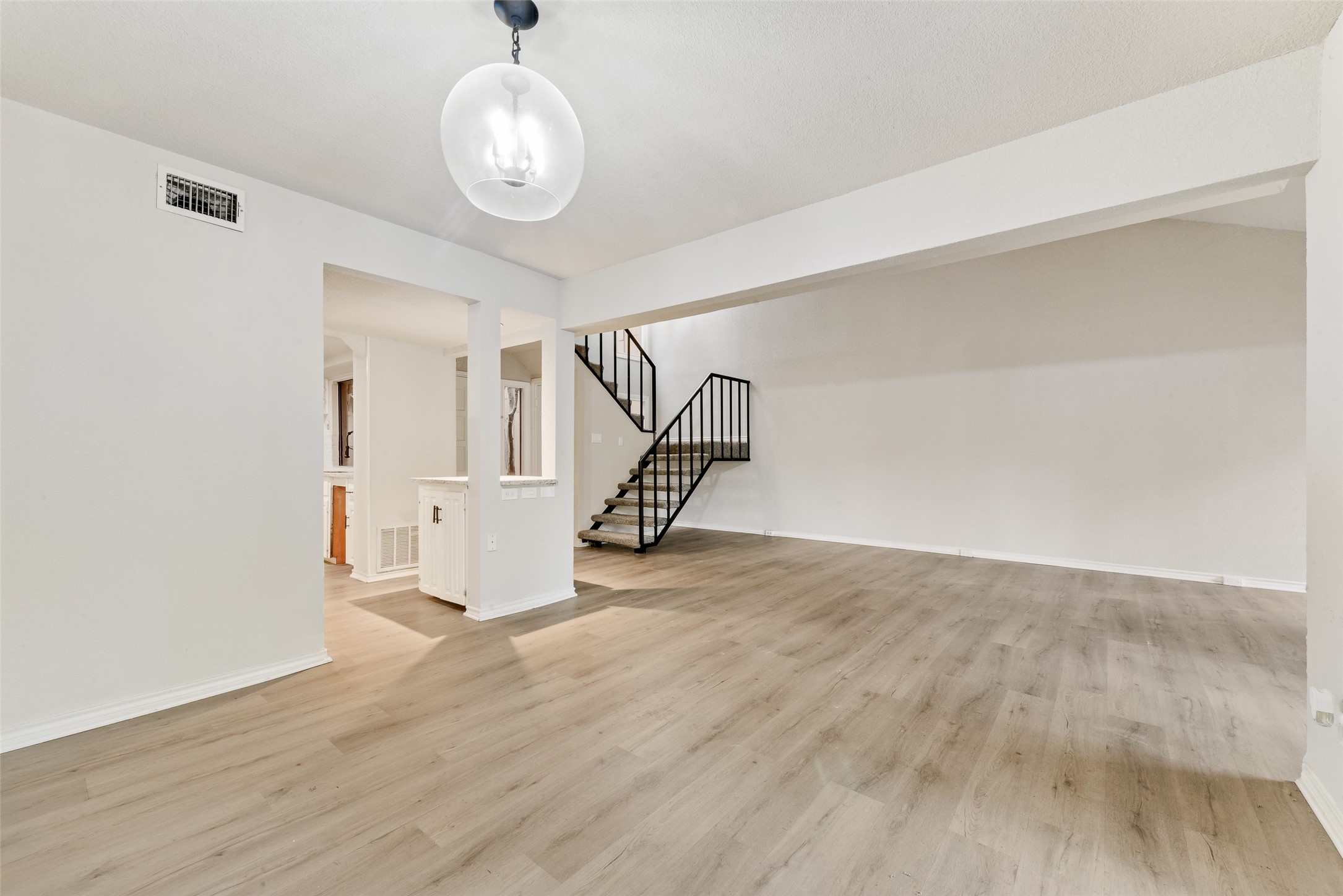 3161 Golden Oak Farmers Branch TX 75234