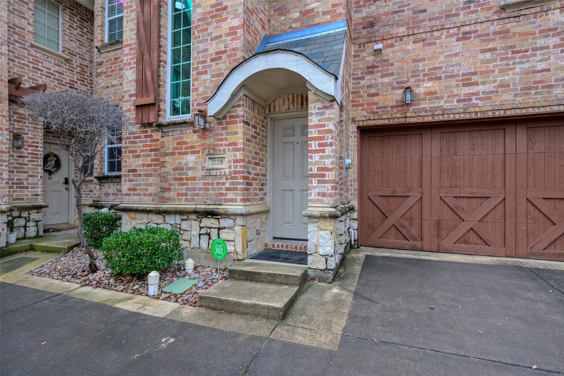 2129 Parkview Carrollton TX 75006
