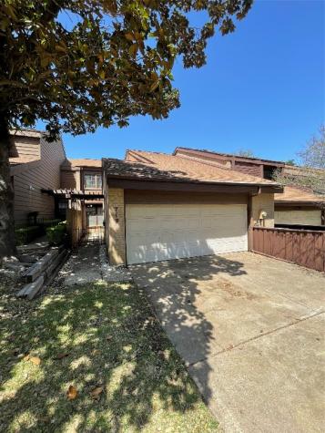 719 Oakwood Trail Fort Worth TX 76112