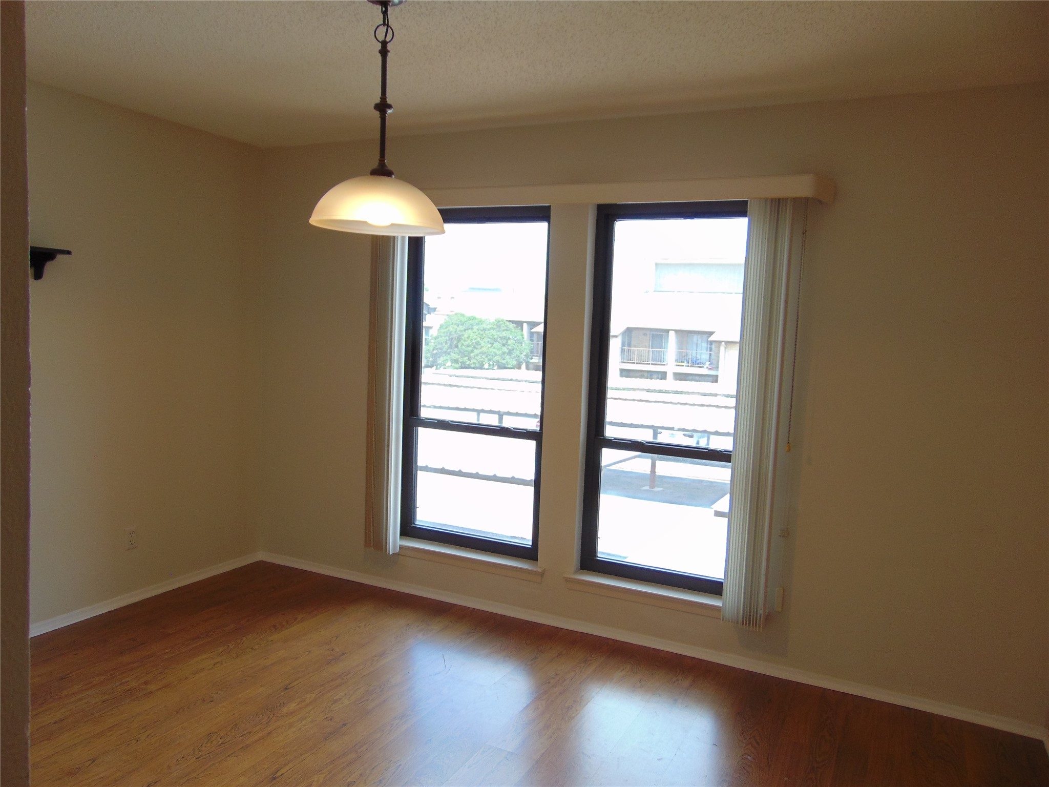 12806 Midway Road Dallas TX 75244