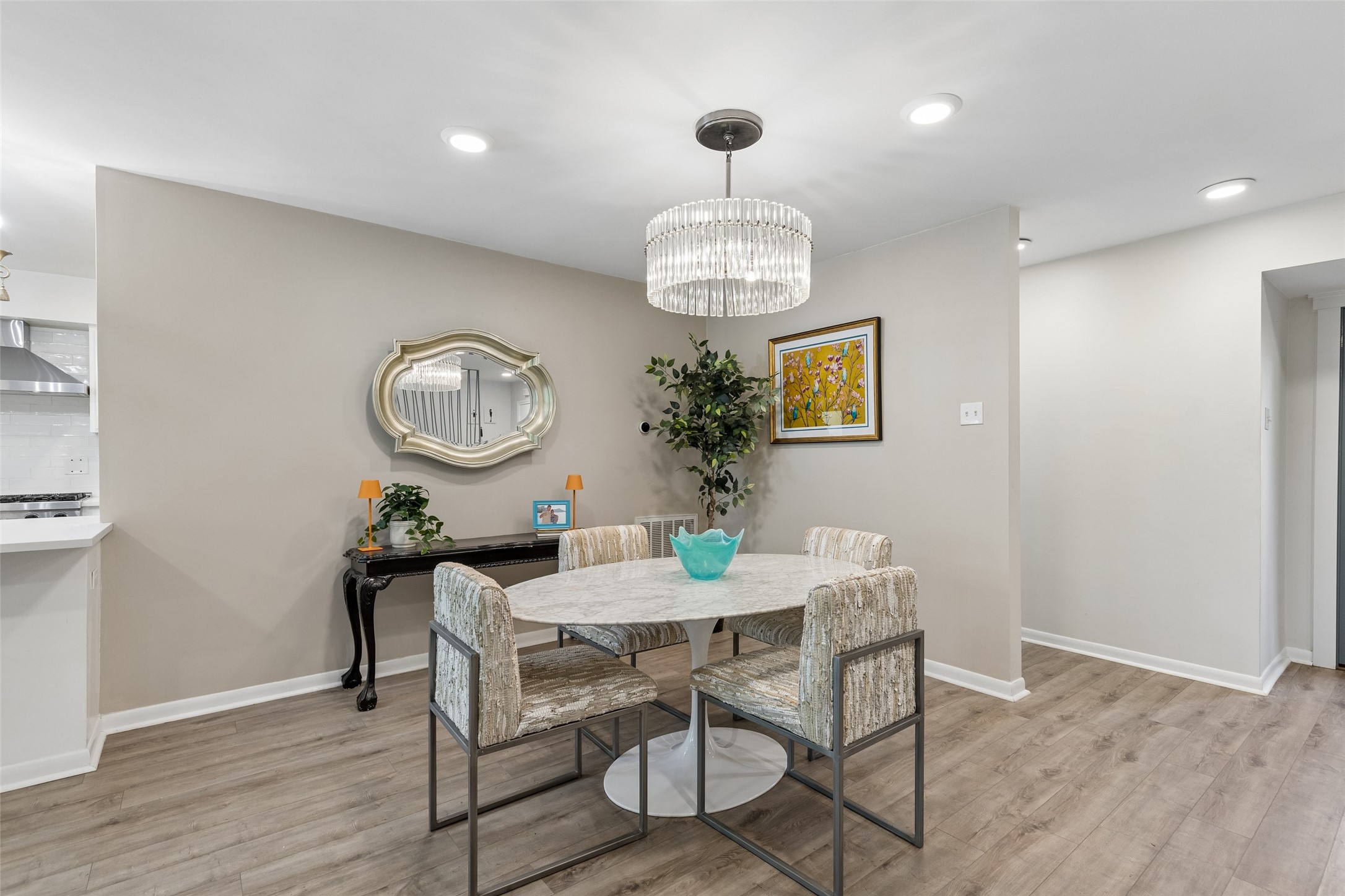 9605 Robin Song Dallas TX 75243