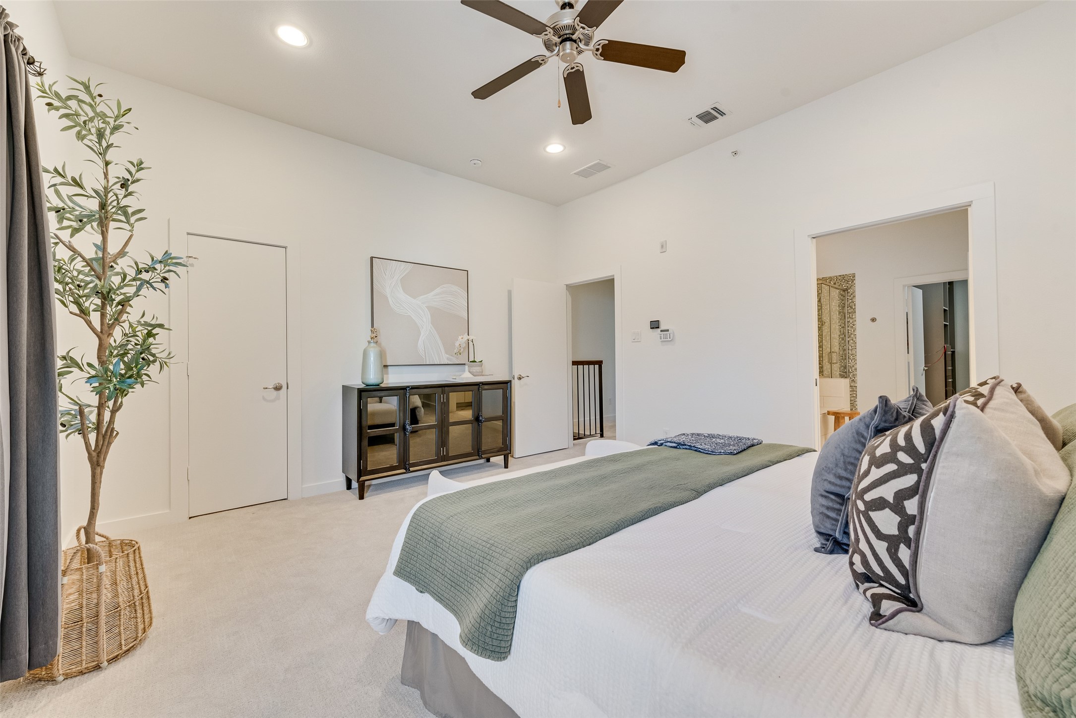 3200 Ross Avenue Dallas TX 75204