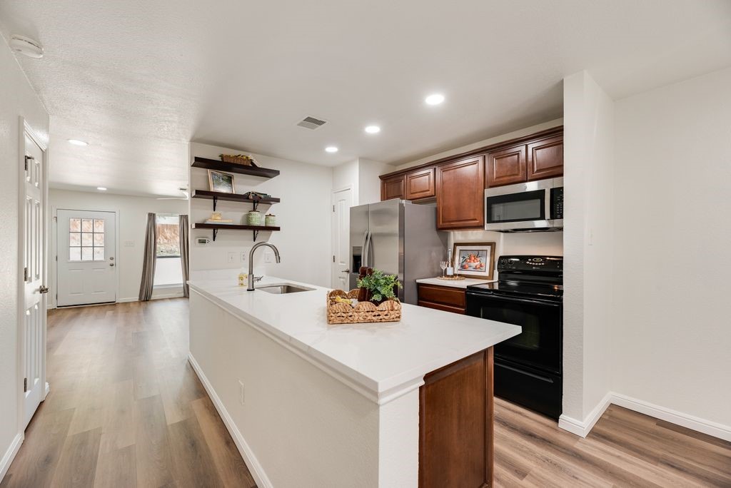 190 Merlin Way Euless TX 76039