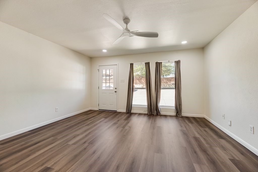 190 Merlin Way Euless TX 76039