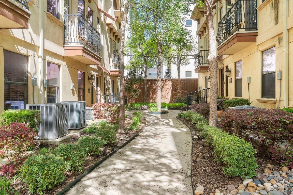 1014 Pavillion Street Dallas TX 75204