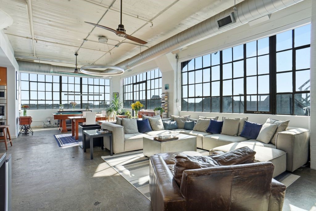 Dallas TX, 2220 Canton Street, Unit 407