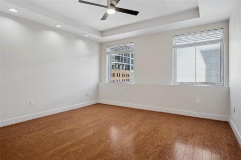 1505 Elm Street Dallas TX 75201