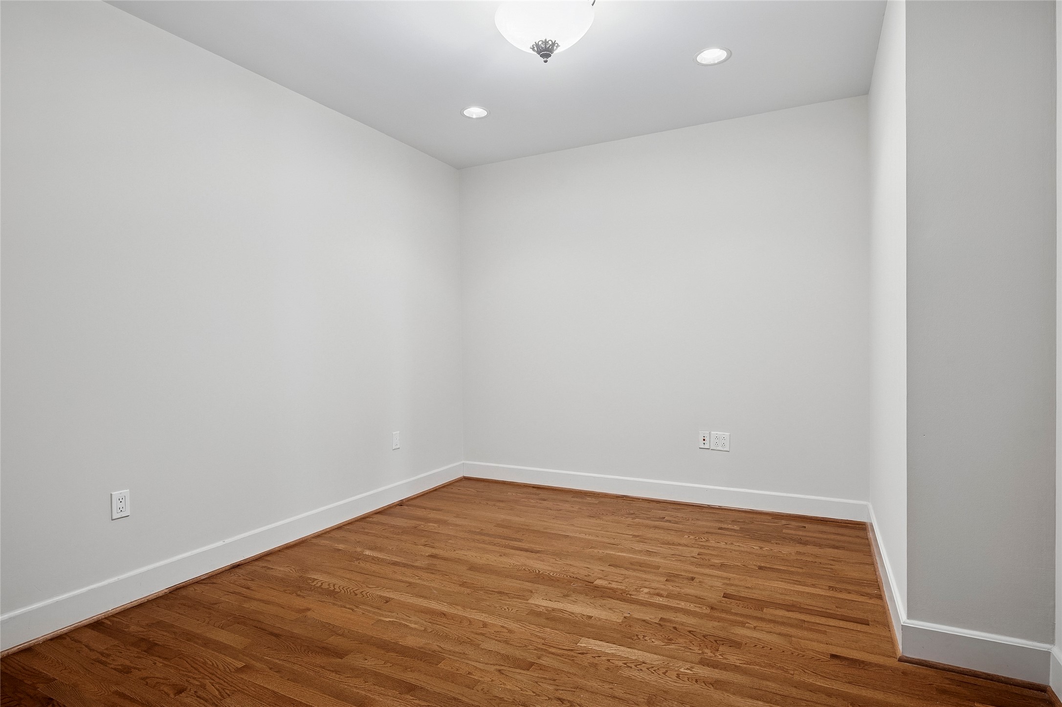 1505 Elm Street Dallas TX 75201