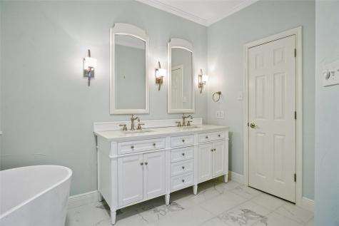 1229 Wooded Trail Hurst TX 76053