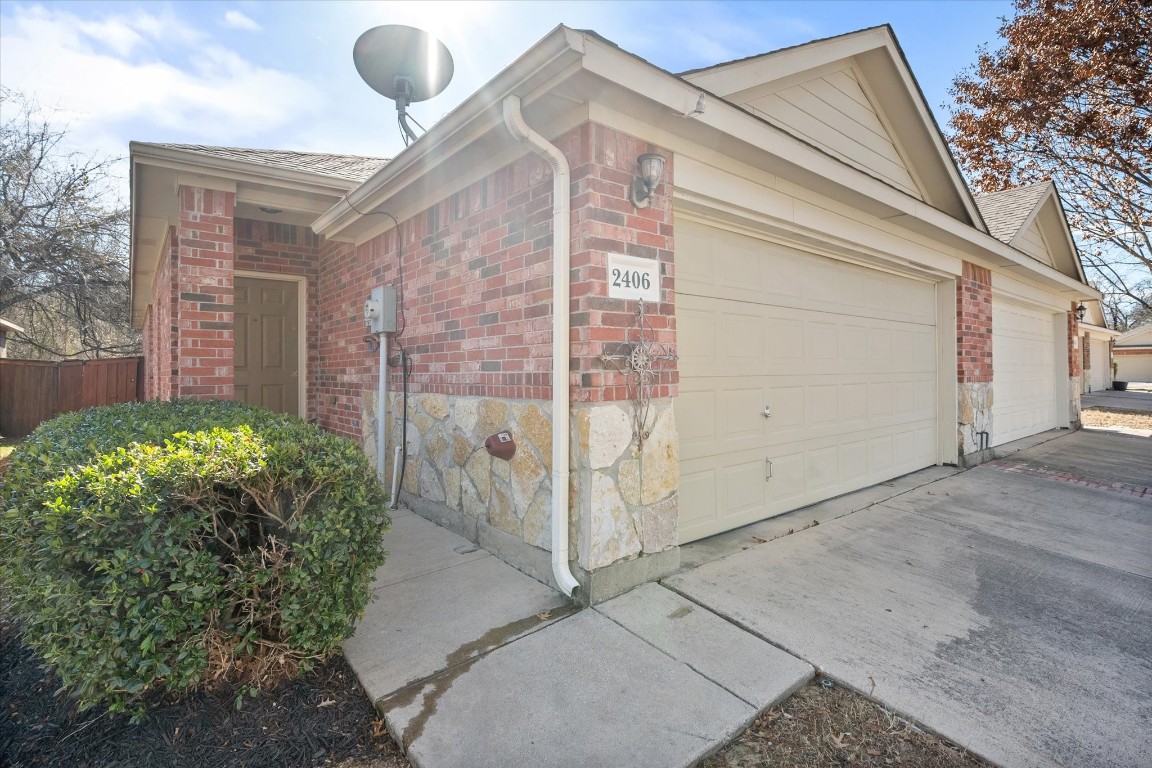 2406 Ravenwood Court Mansfield TX 76063
