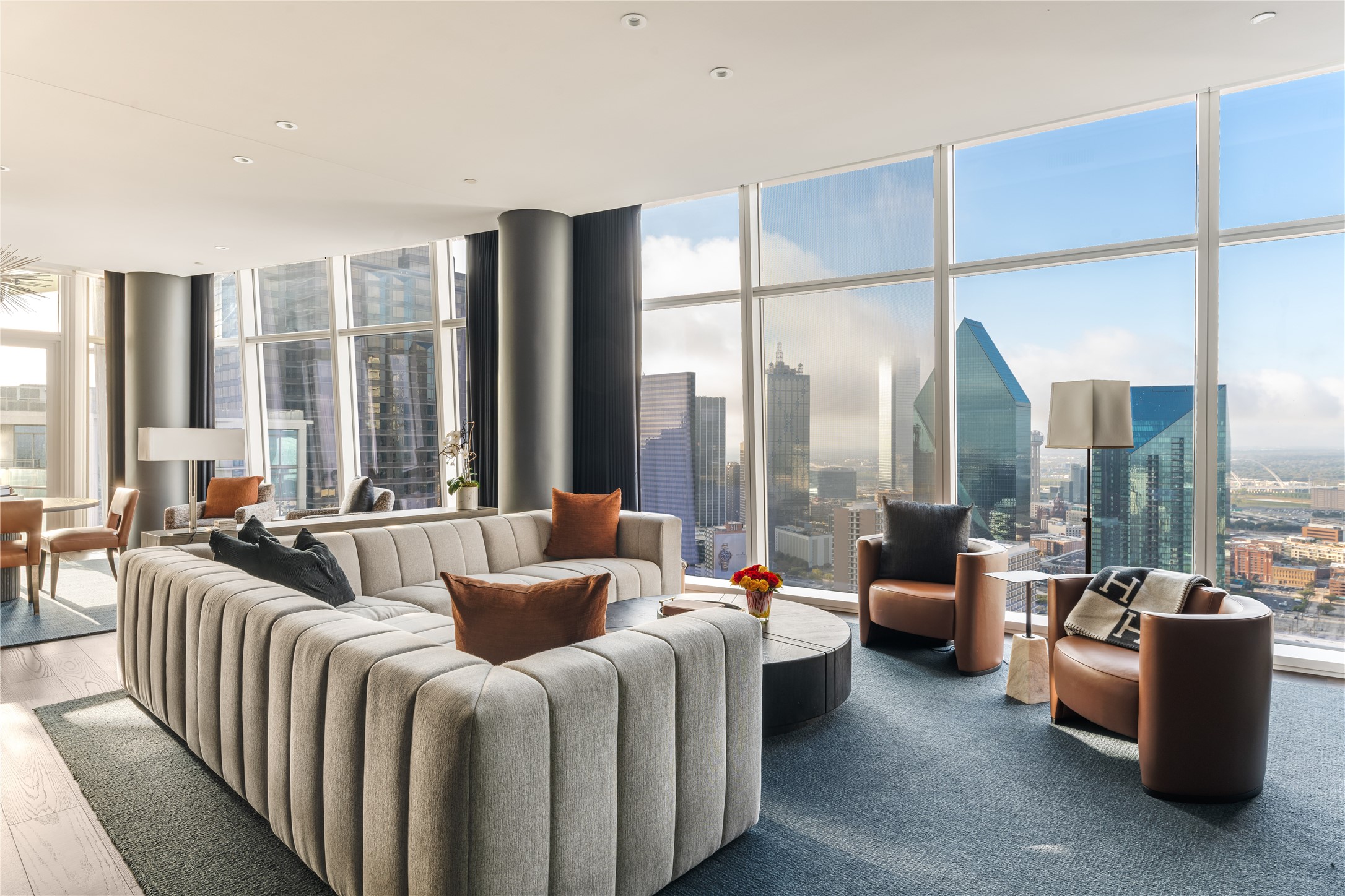 Dallas TX, 1918 Olive Street, Unit 3403