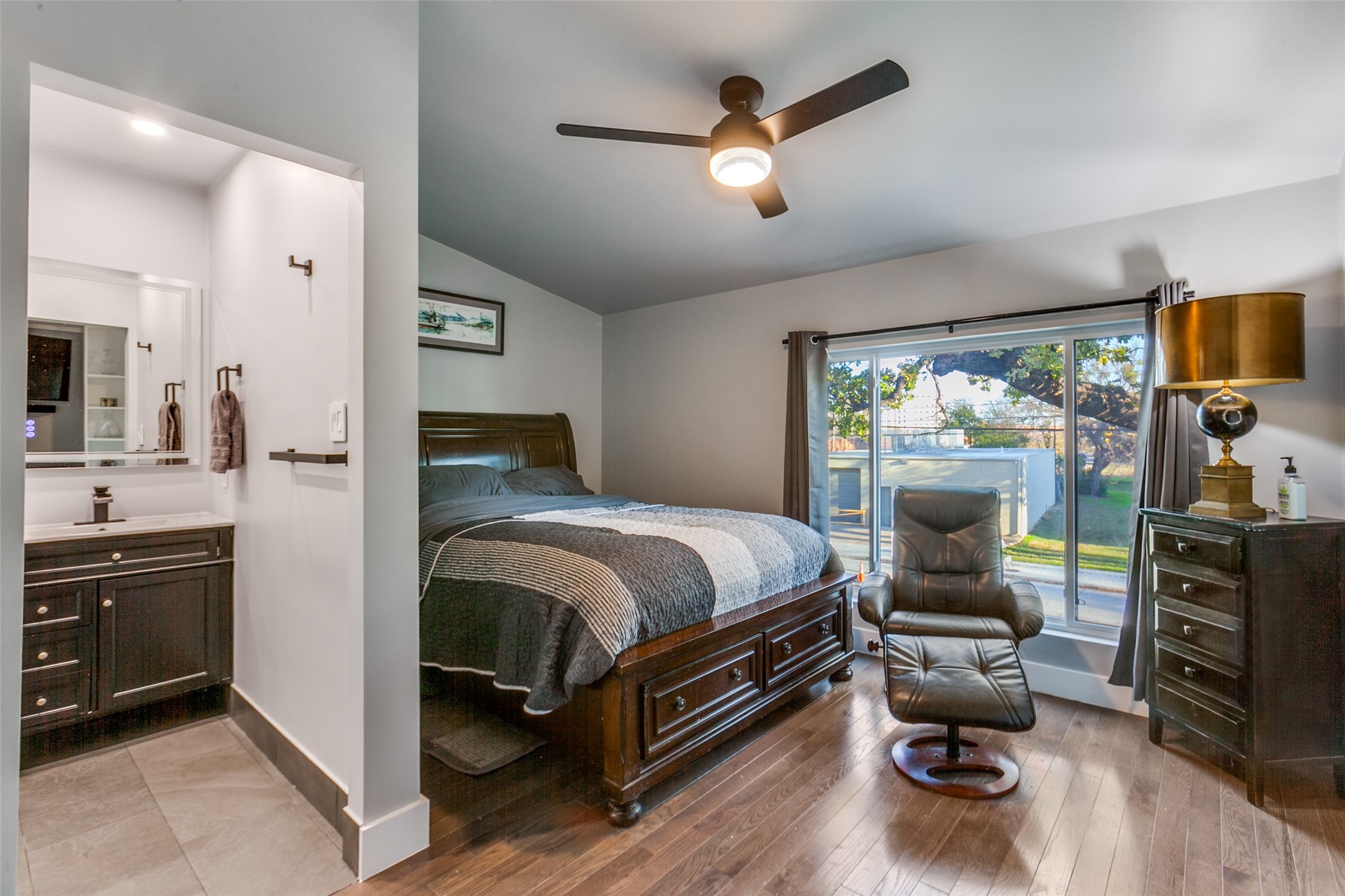 1529 Seegar Street Dallas TX 75215