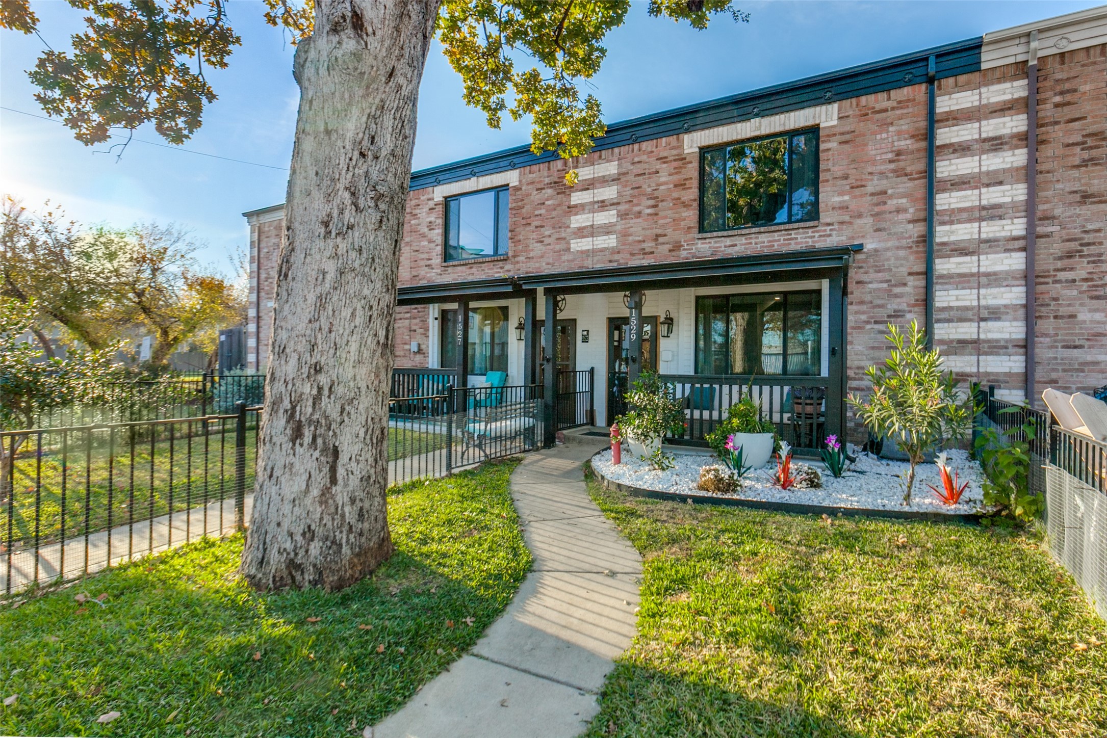 1529 Seegar Street Dallas TX 75215
