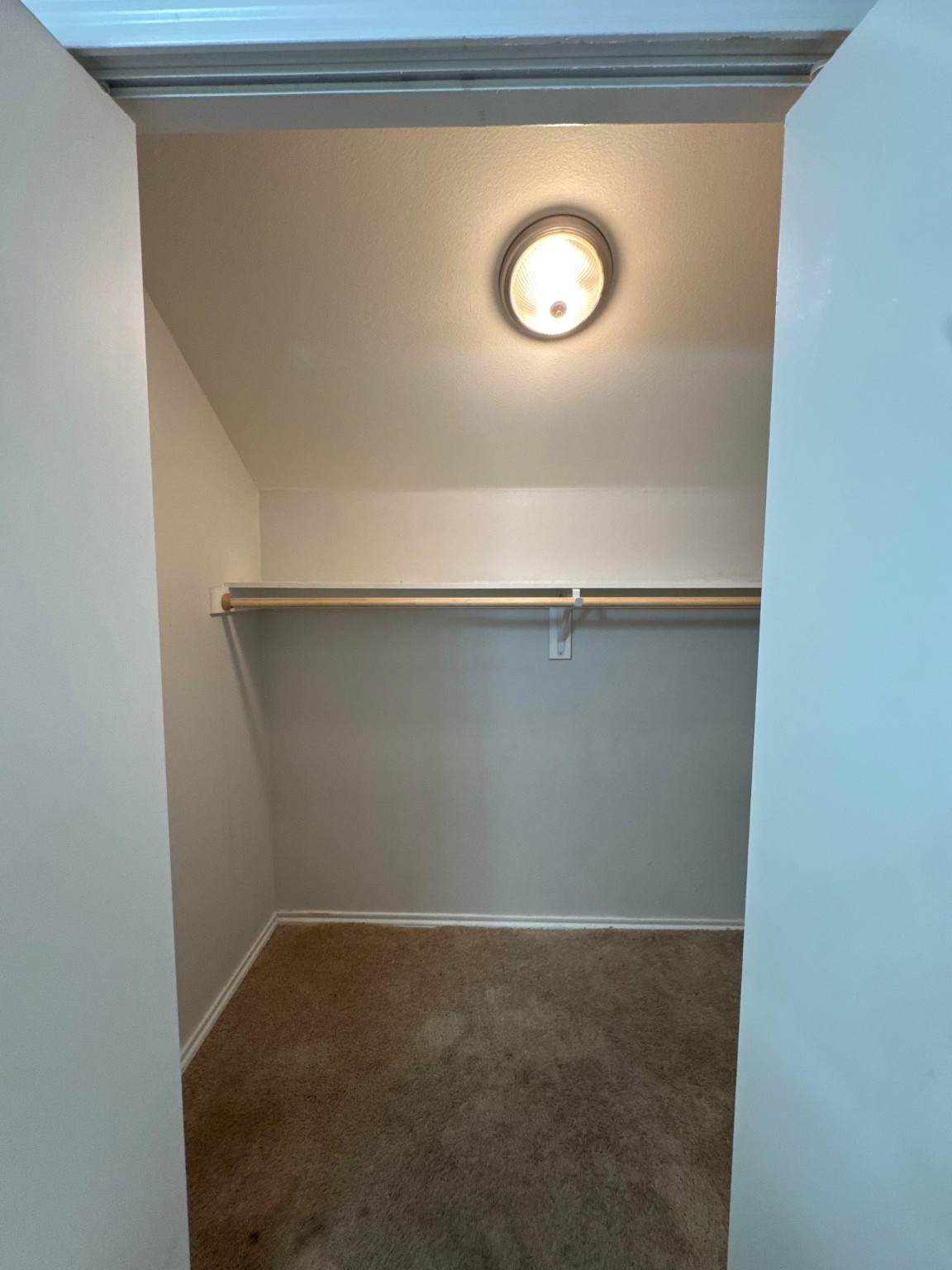 9837 Walnut Street Dallas TX 75243