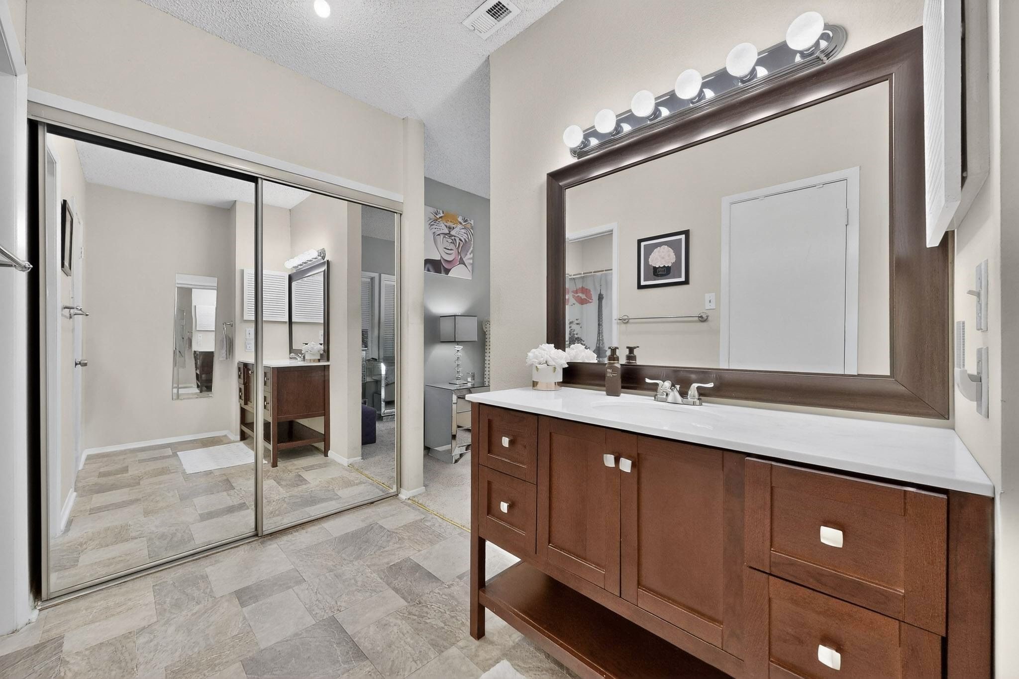 5981 Arapaho Road Dallas TX 75248