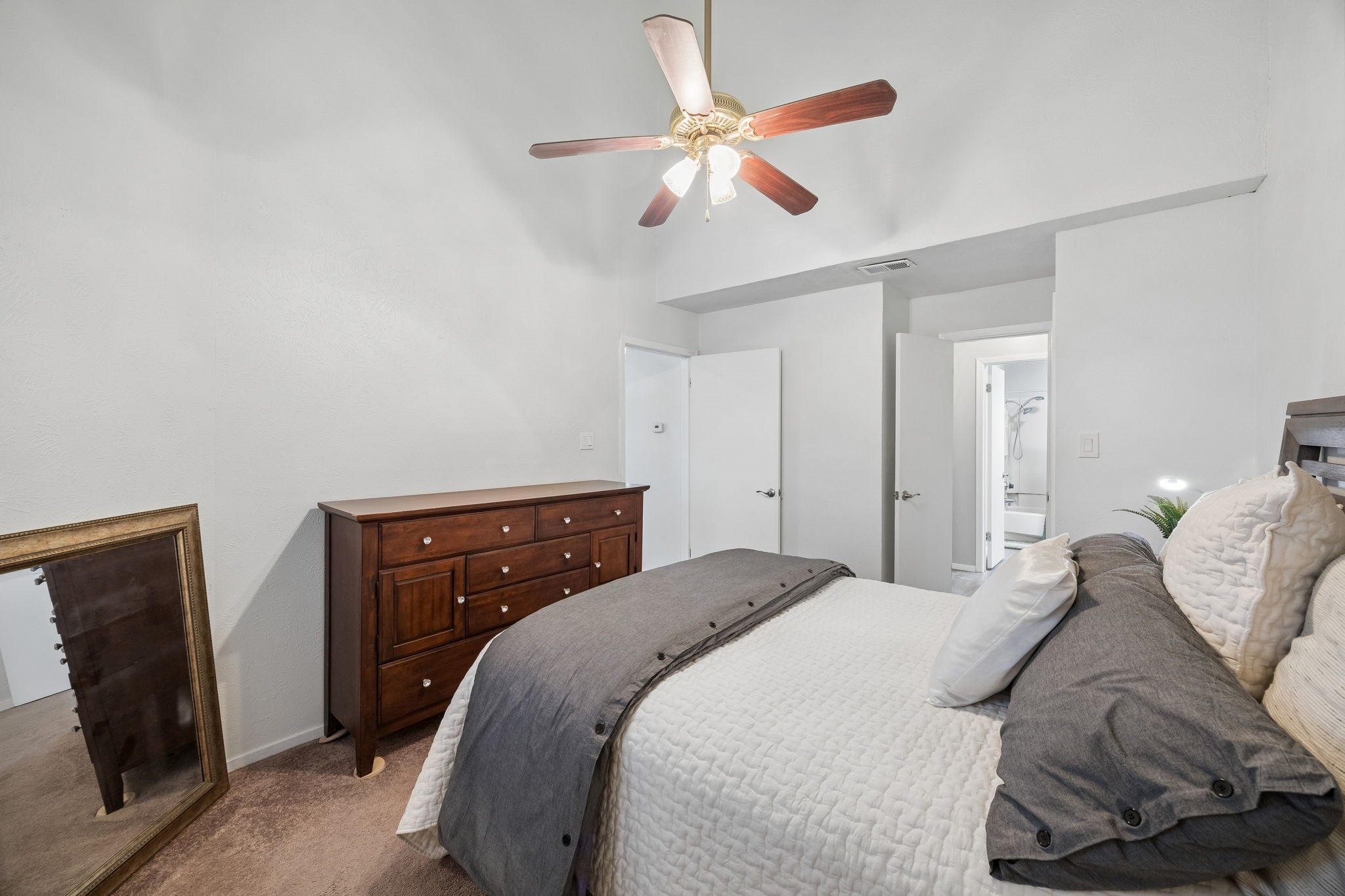 2428 Forest Brook Lane Arlington TX 76006