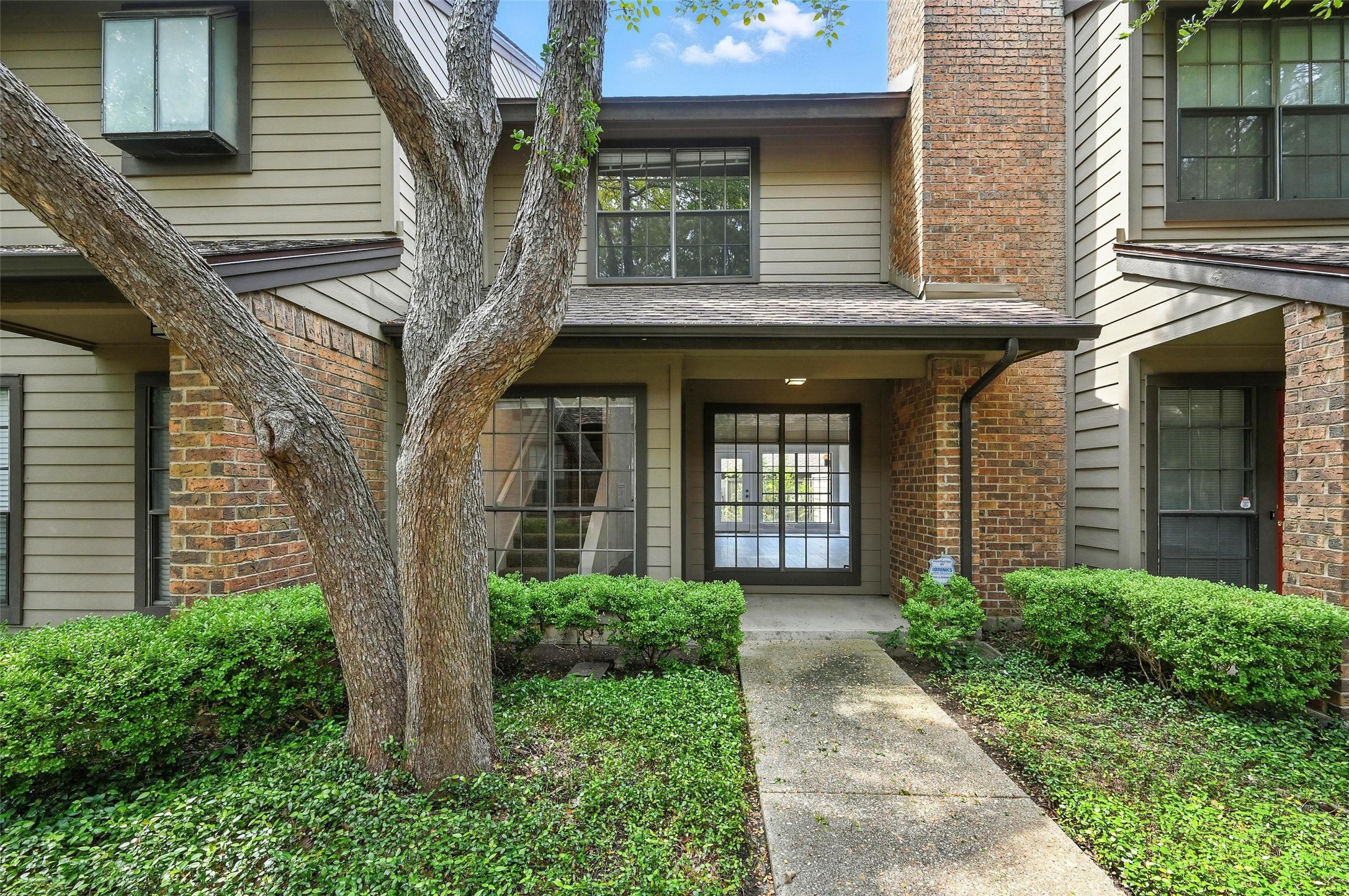 9910 Royal Lane Dallas TX 75231