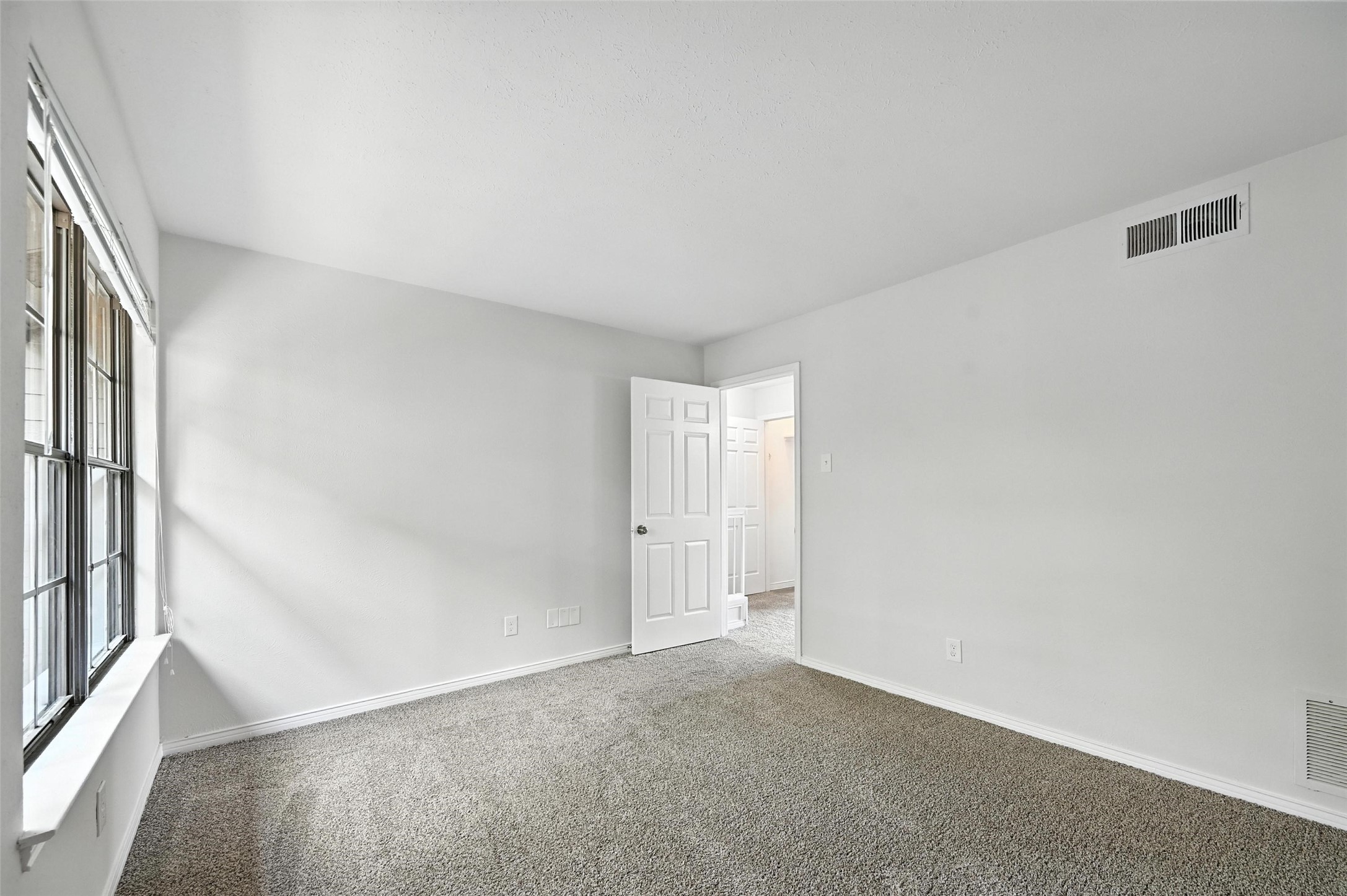 9910 Royal Lane Dallas TX 75231