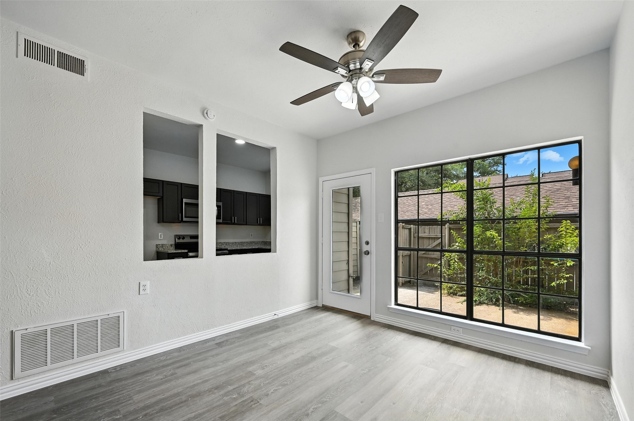 9910 Royal Lane Dallas TX 75231