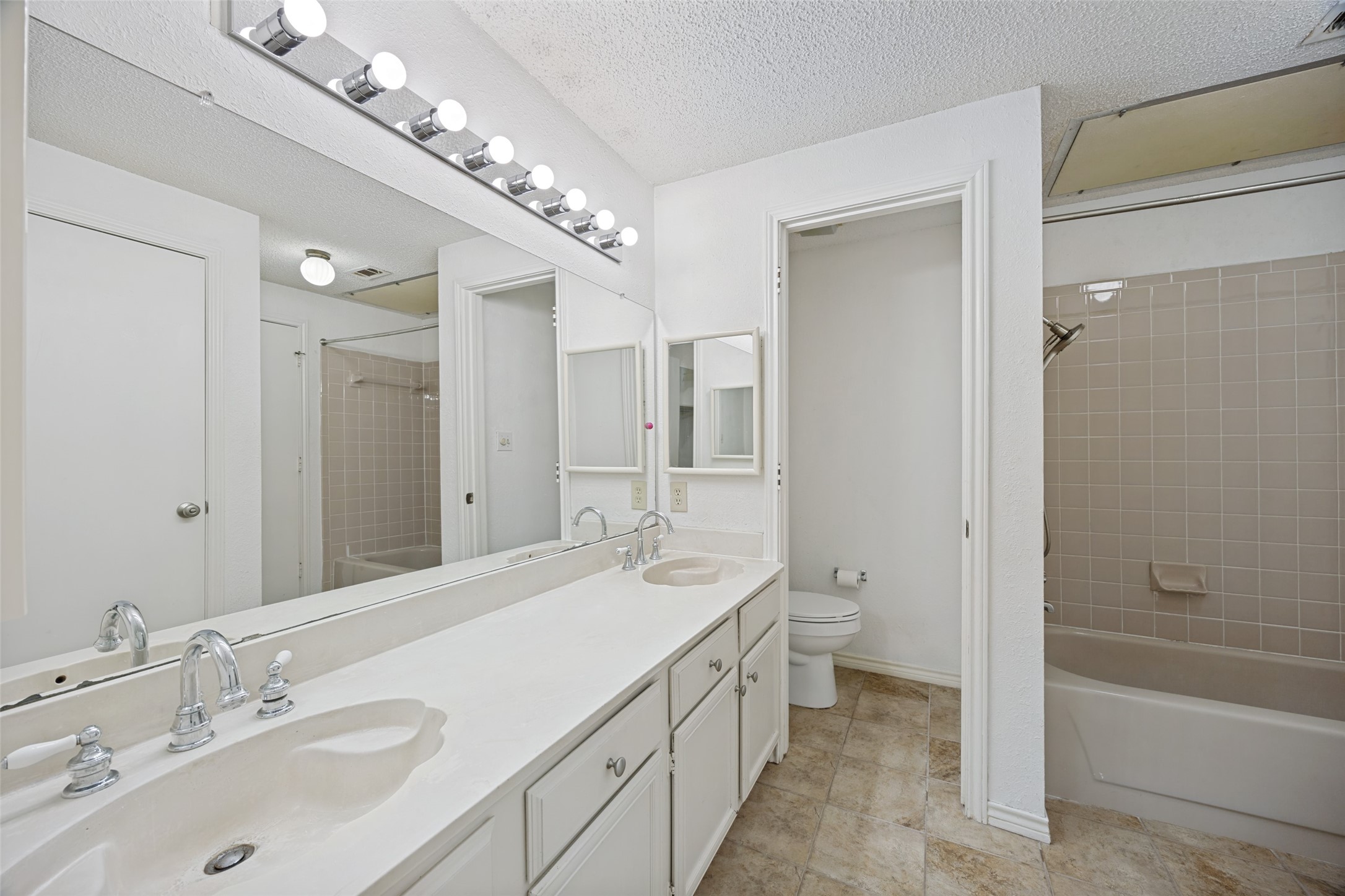 8600 Coppertowne Lane Dallas TX 75243