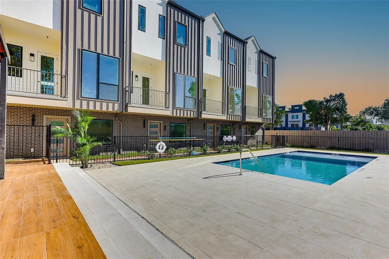4517 Munger Avenue Dallas TX 75204
