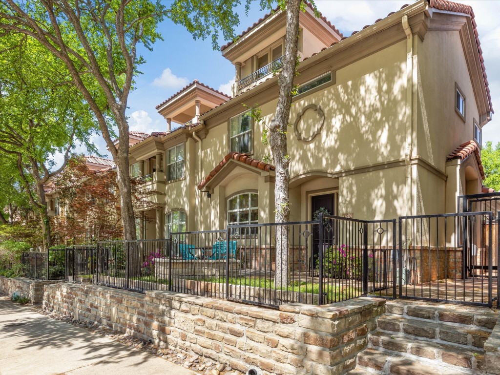 3302 Blackburn Street Dallas TX 75204