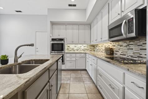 6353 Southpoint Drive Dallas TX 75248