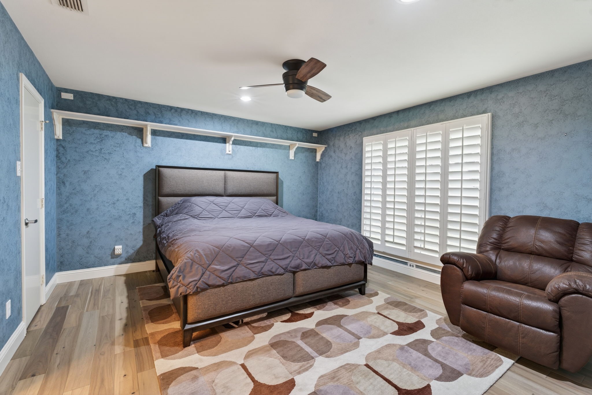 6353 Southpoint Drive Dallas TX 75248