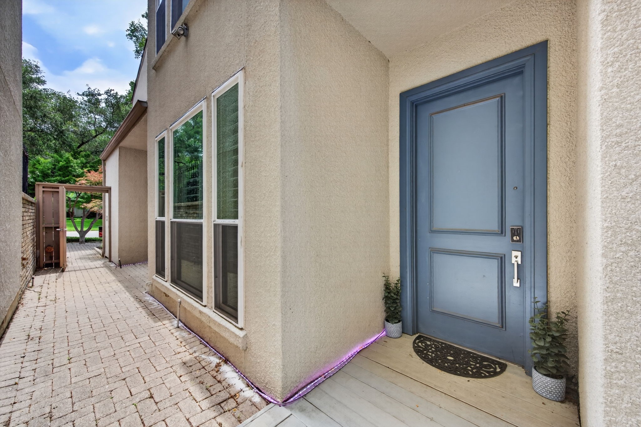 6353 Southpoint Drive Dallas TX 75248