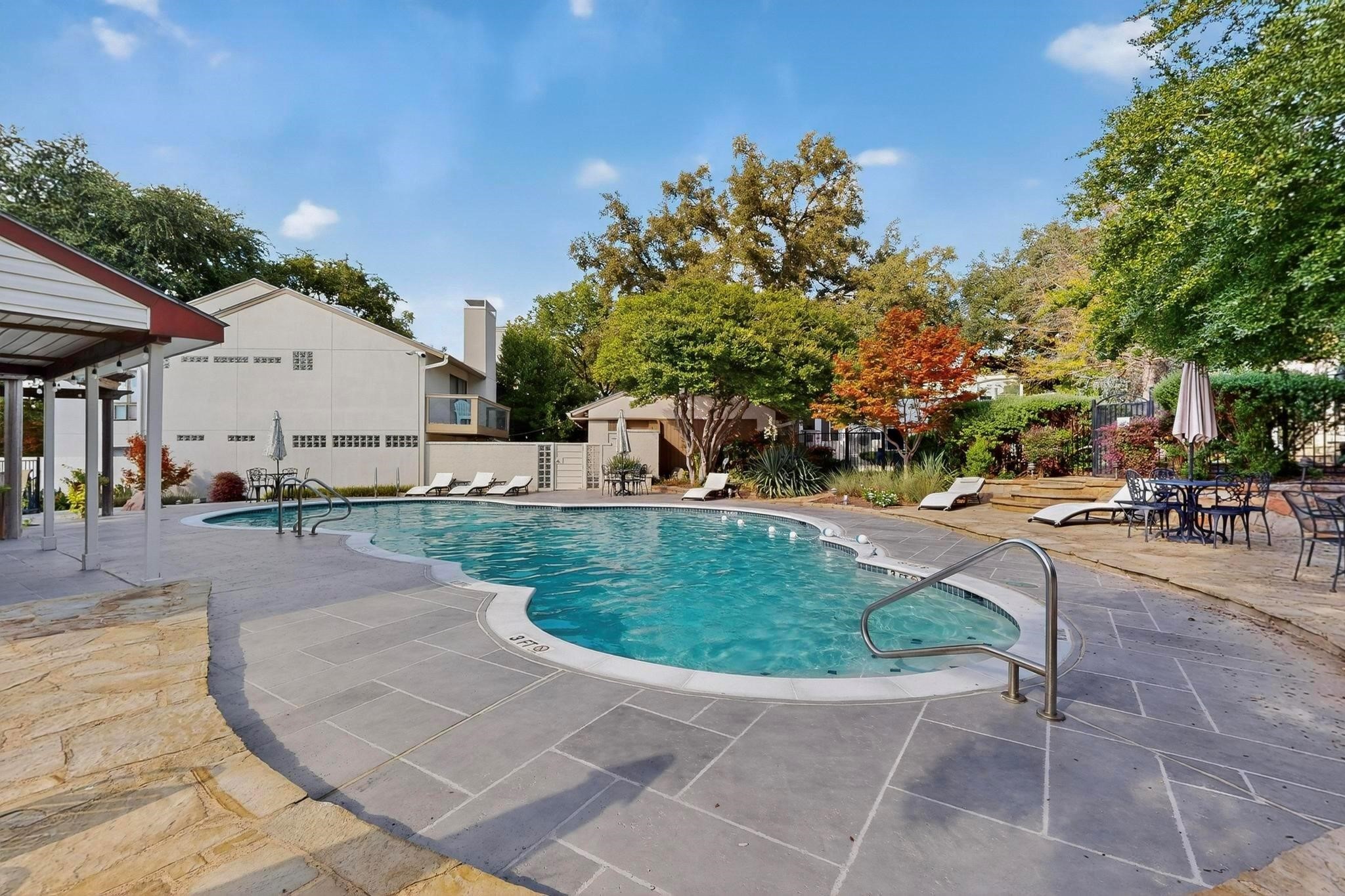 6353 Southpoint Drive Dallas TX 75248