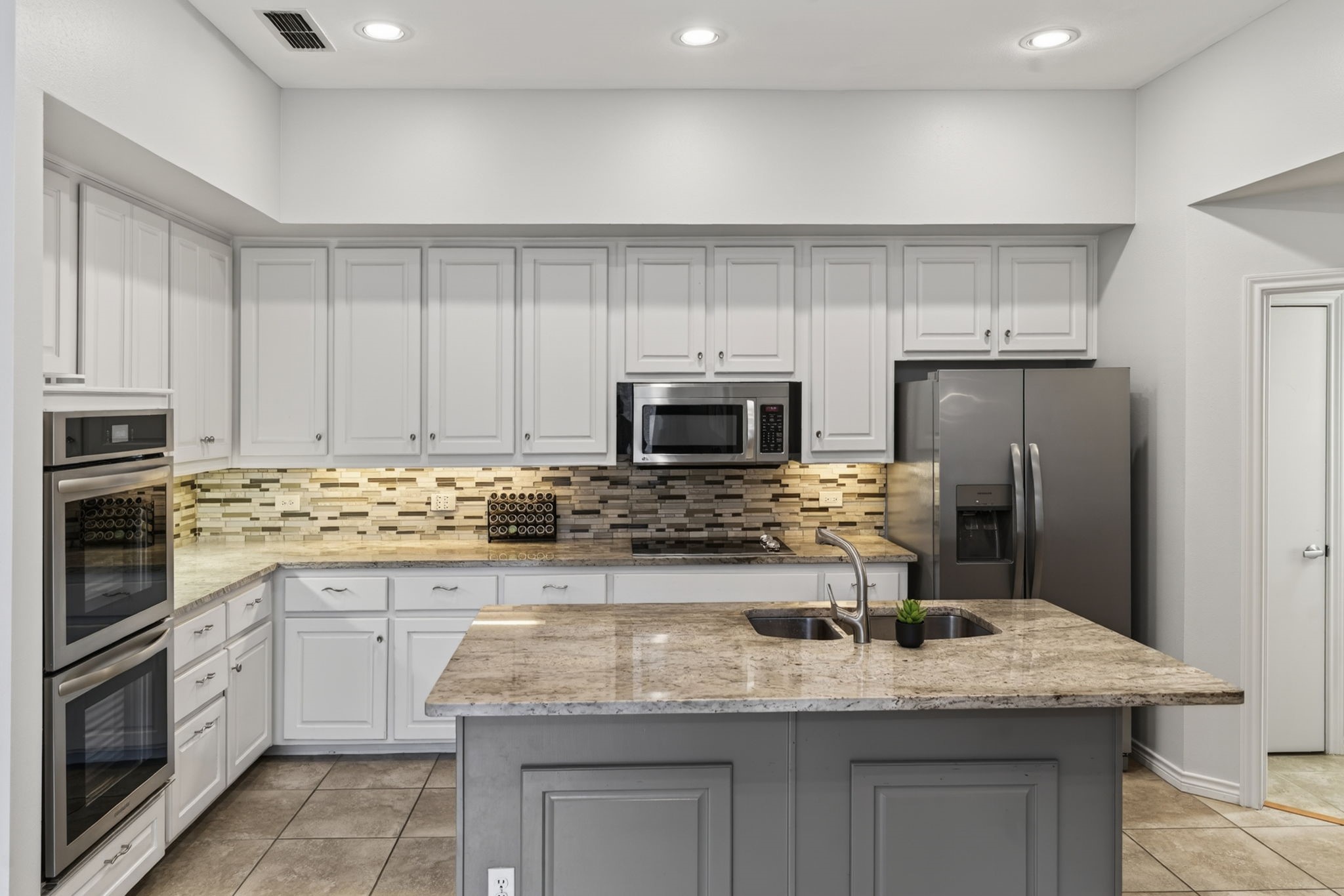 6353 Southpoint Drive Dallas TX 75248
