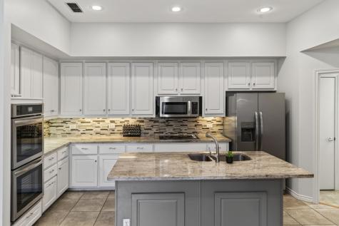 6353 Southpoint Drive Dallas TX 75248