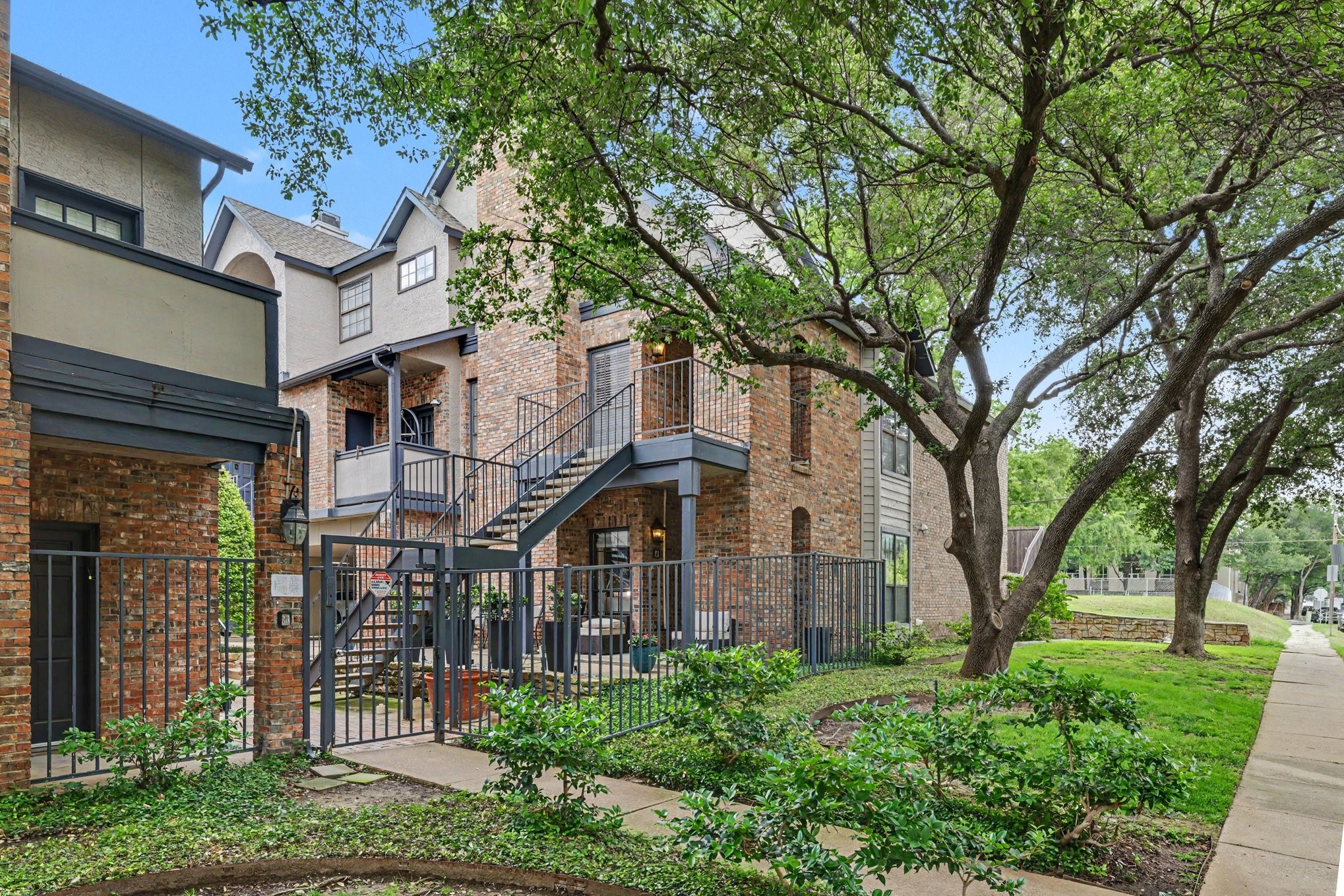 4102 Buena Vista Street Dallas TX 75204