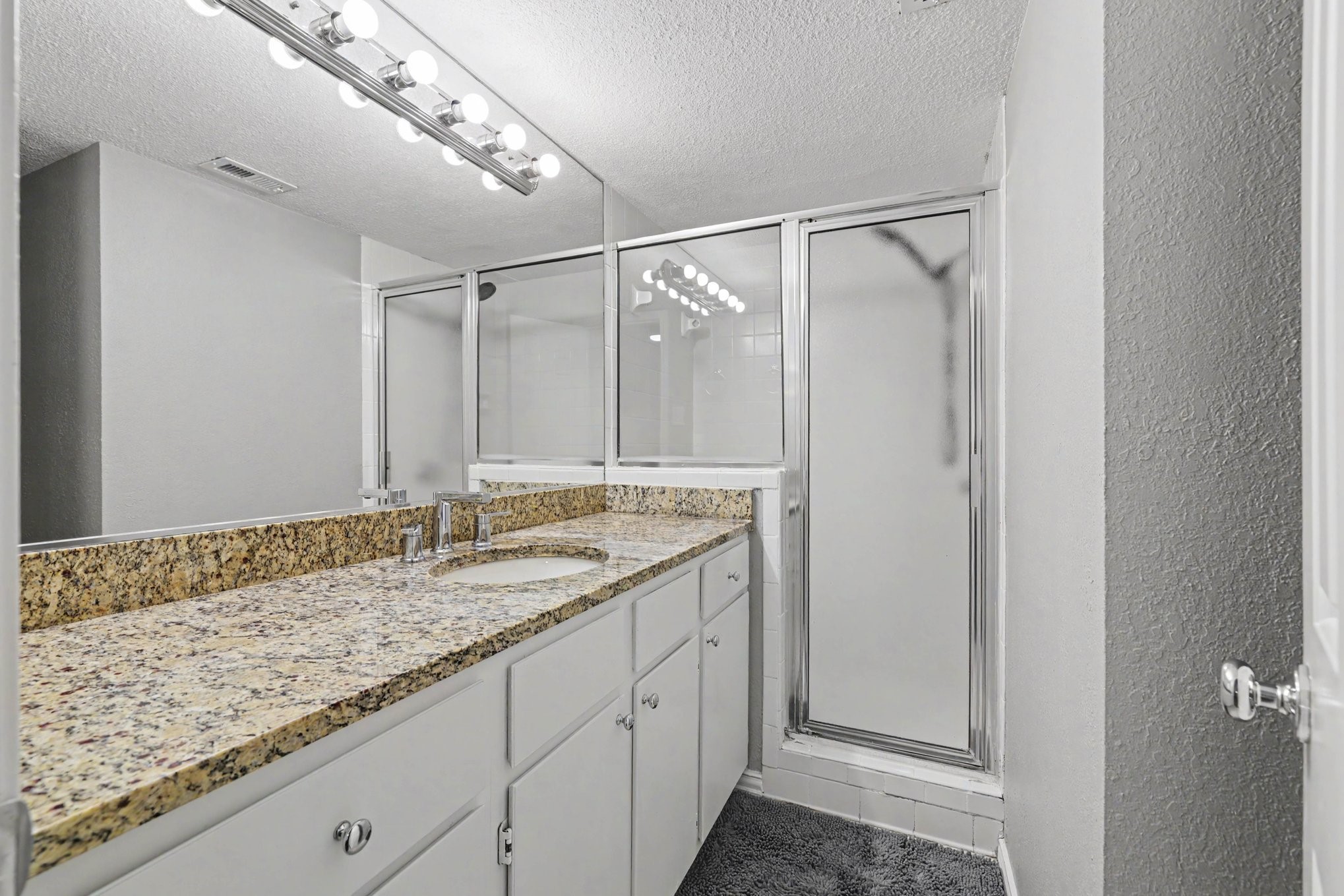 4102 Buena Vista Street Dallas TX 75204